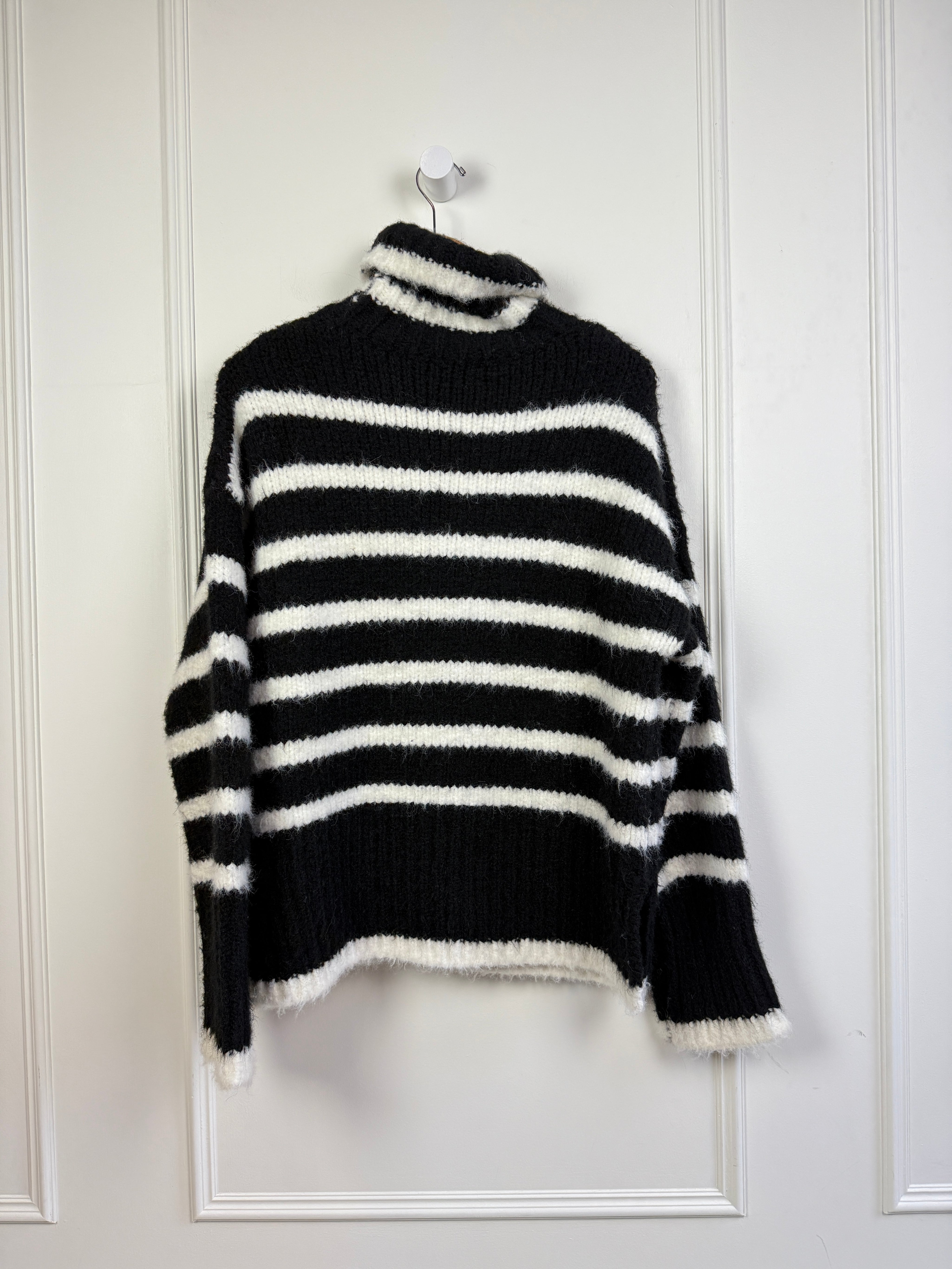Line Striped Sweater (M)