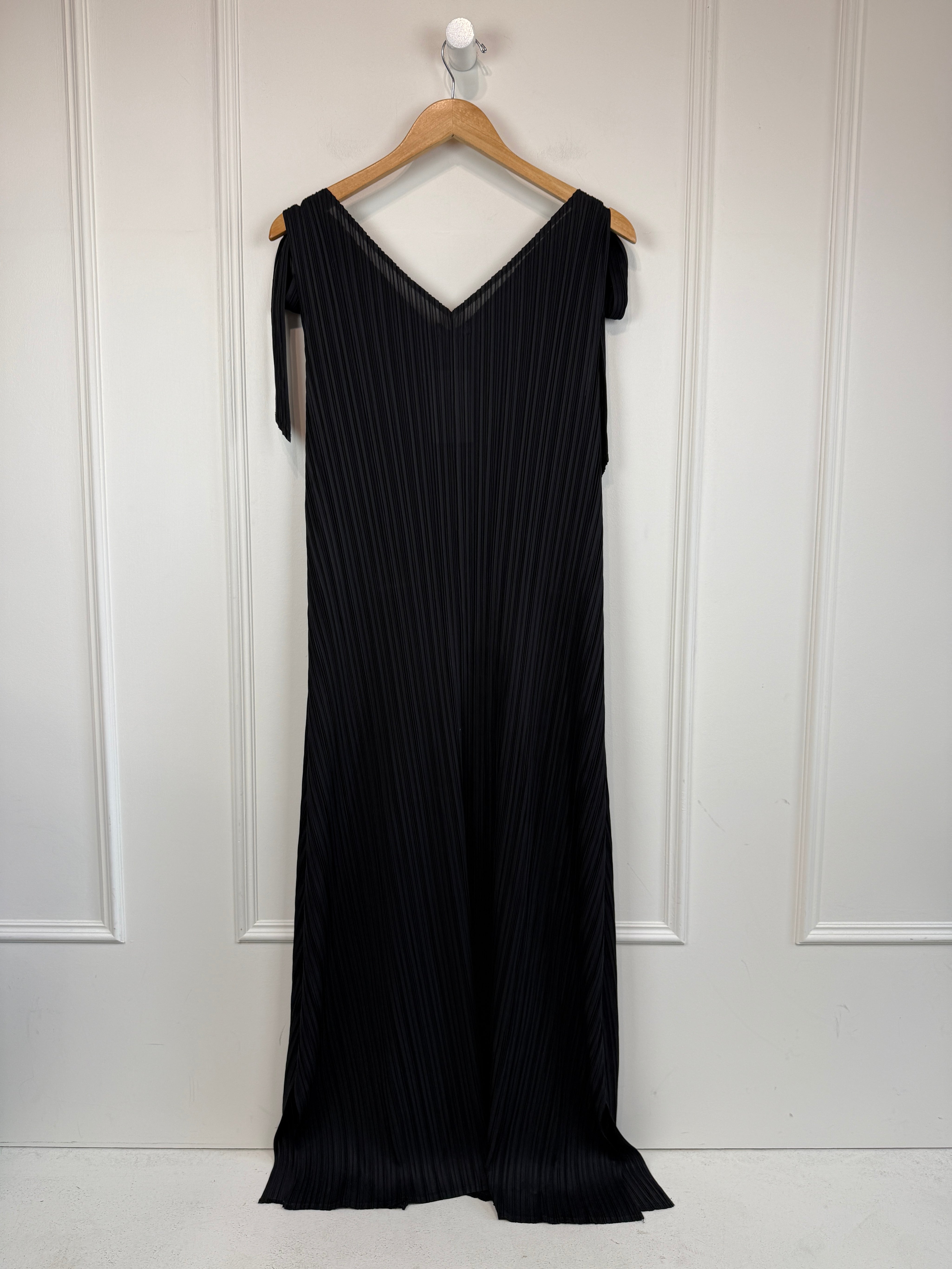 Alquema Black Dress (M)