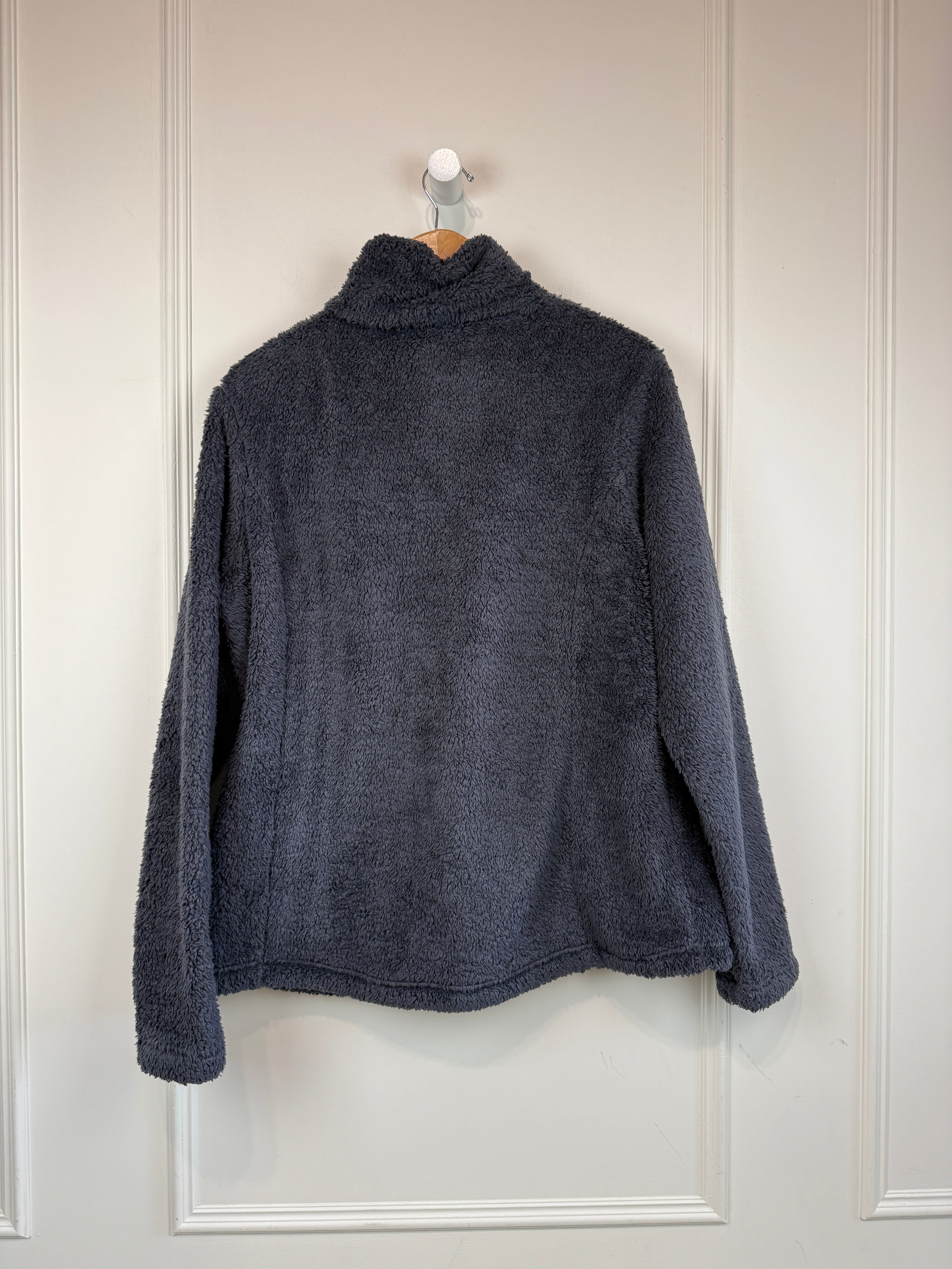 Patagonia Fuzzy Pull Over (XL)