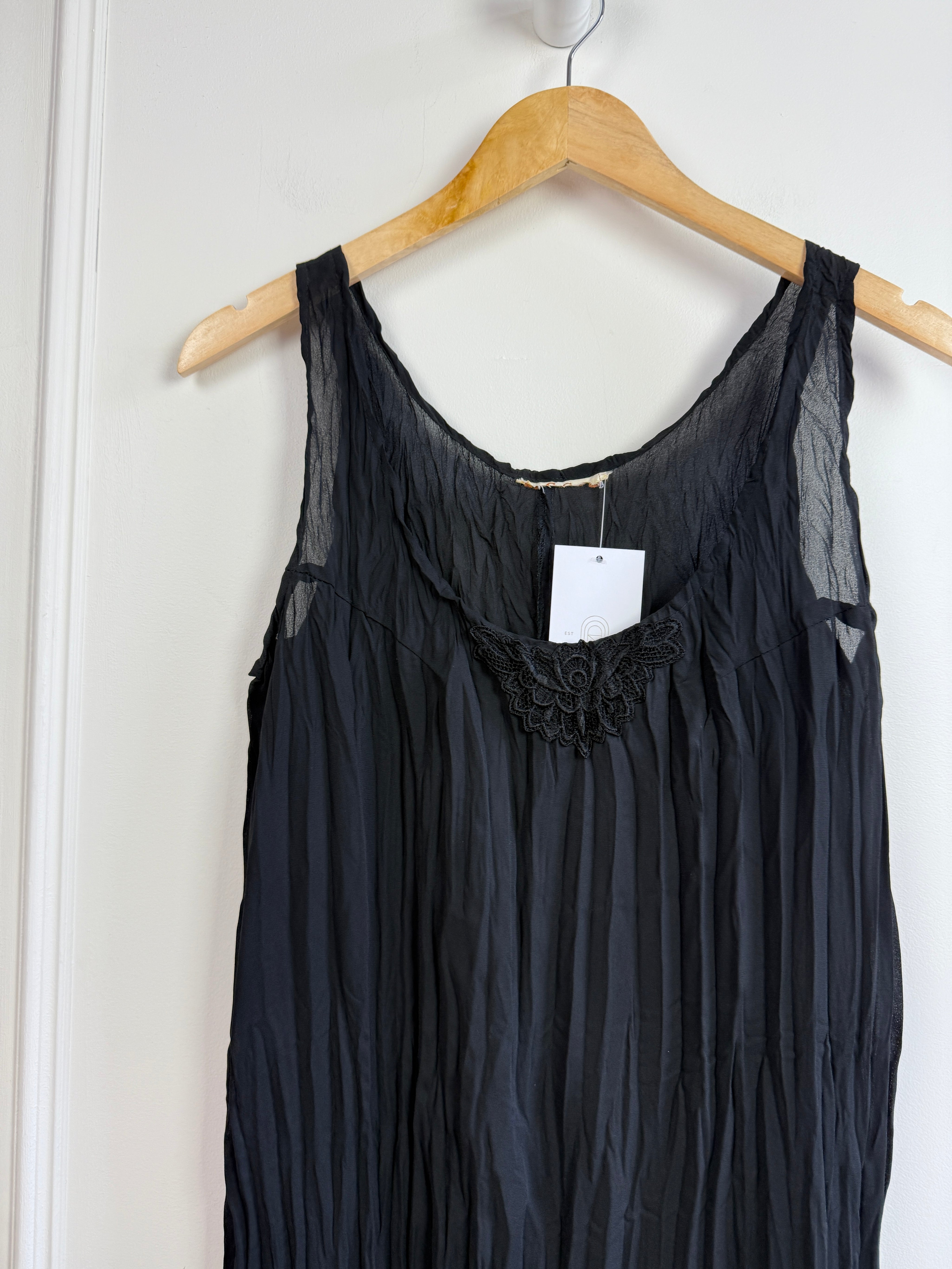 Vintage Sheer Black Crinkle Slip (M)