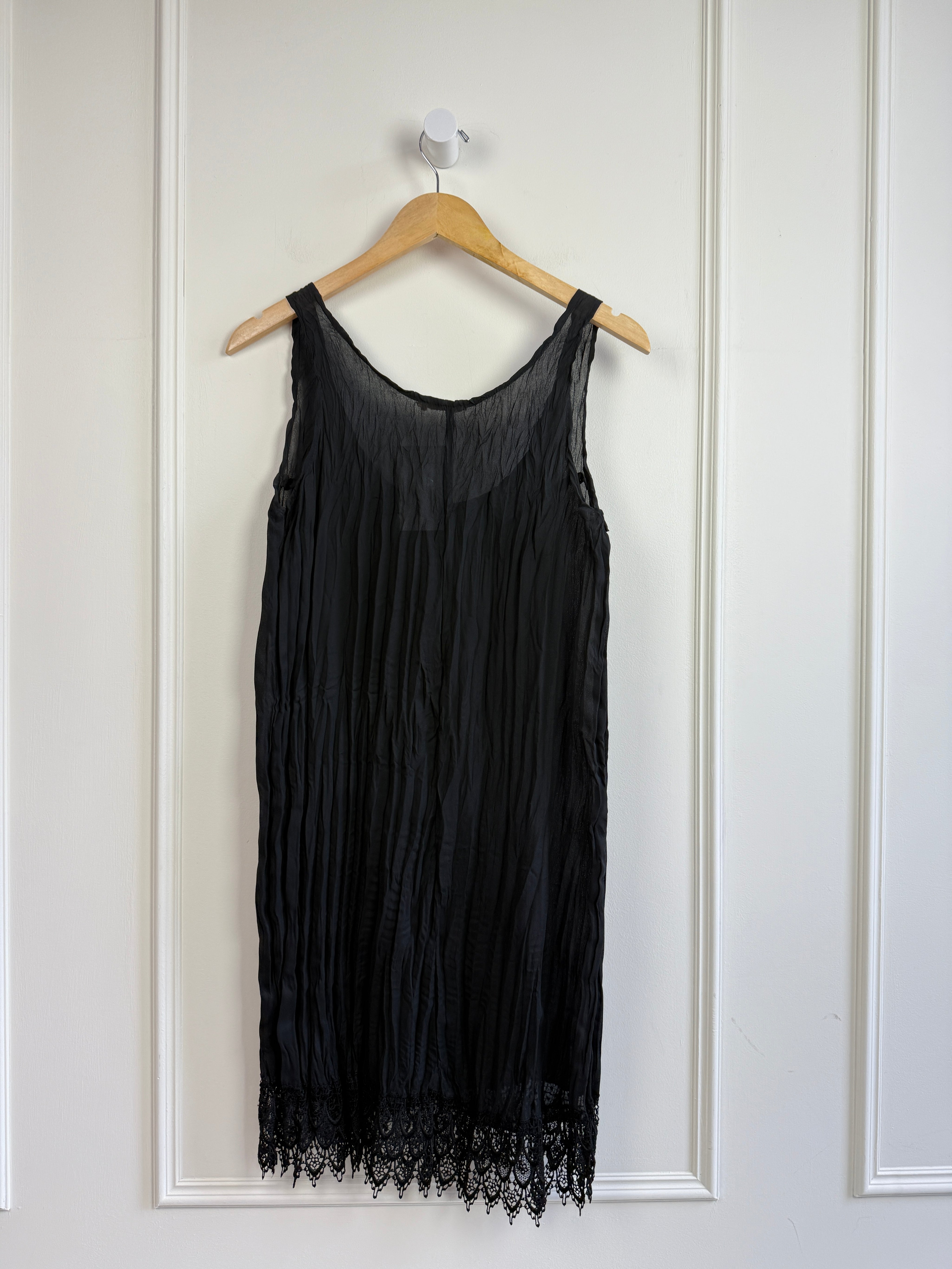 Vintage Sheer Black Crinkle Slip (M)