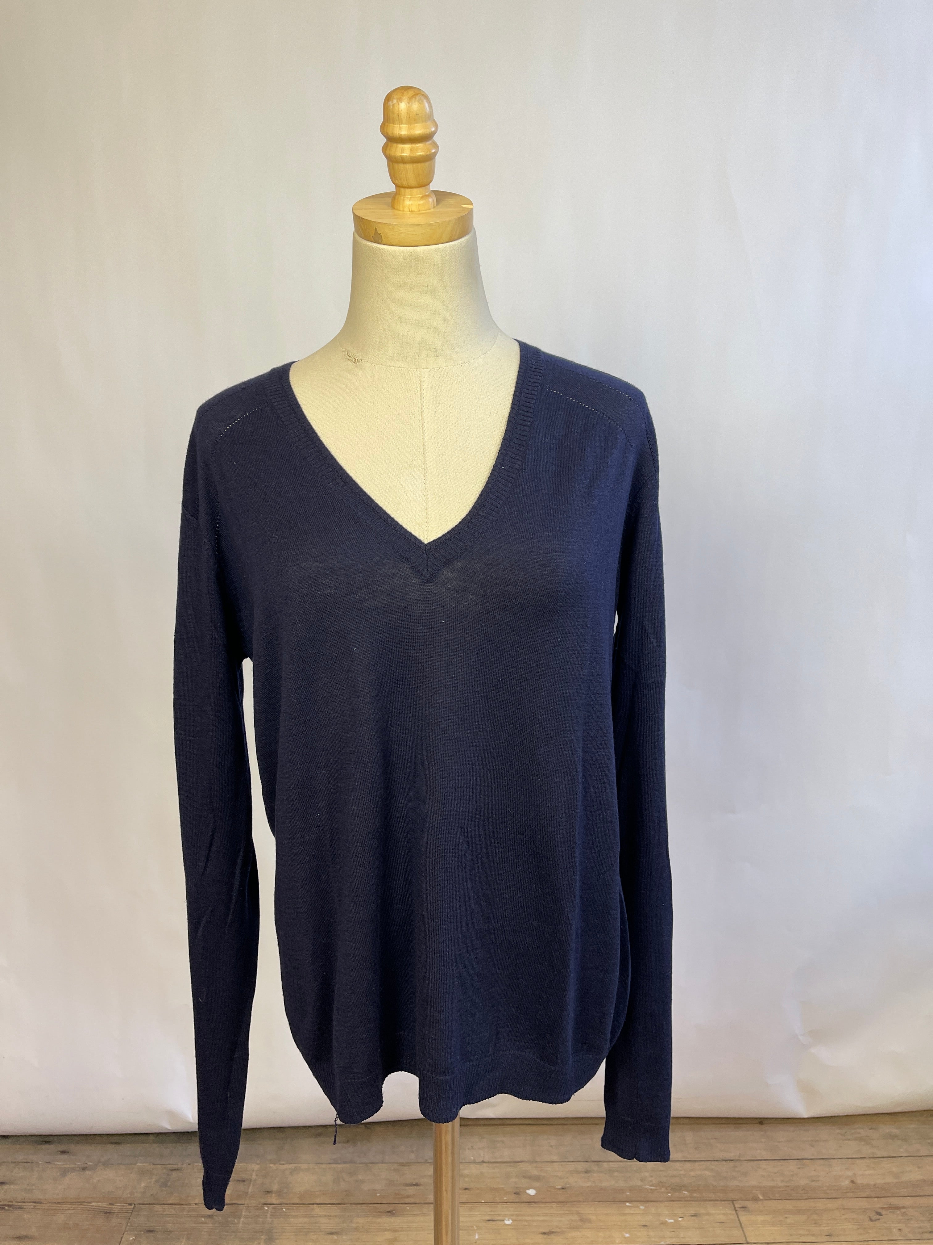 FINE Paris Navy Silk / Cashmere V Neck Sweater (M)