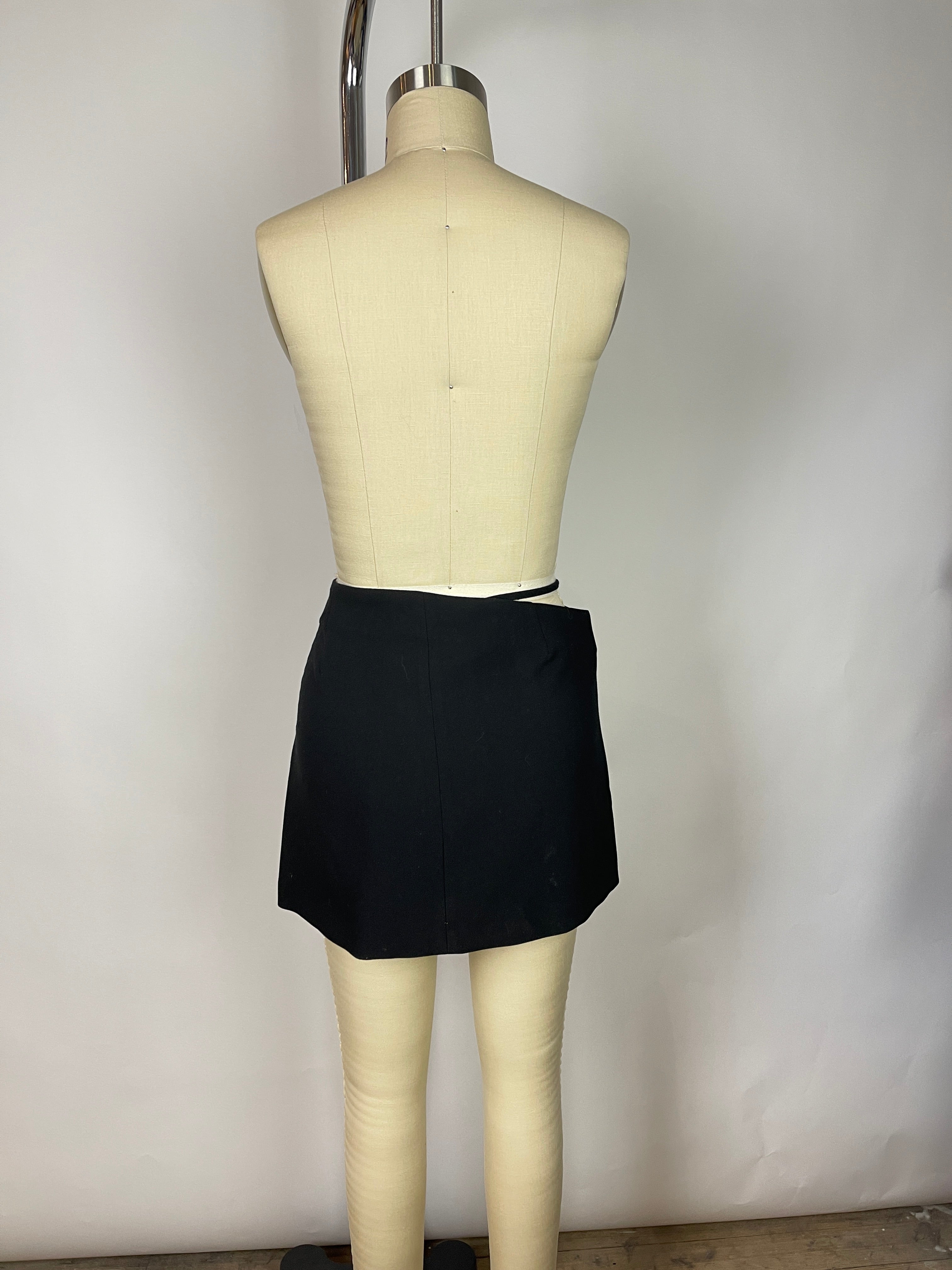 Musier Black Skirt  (38/ M)