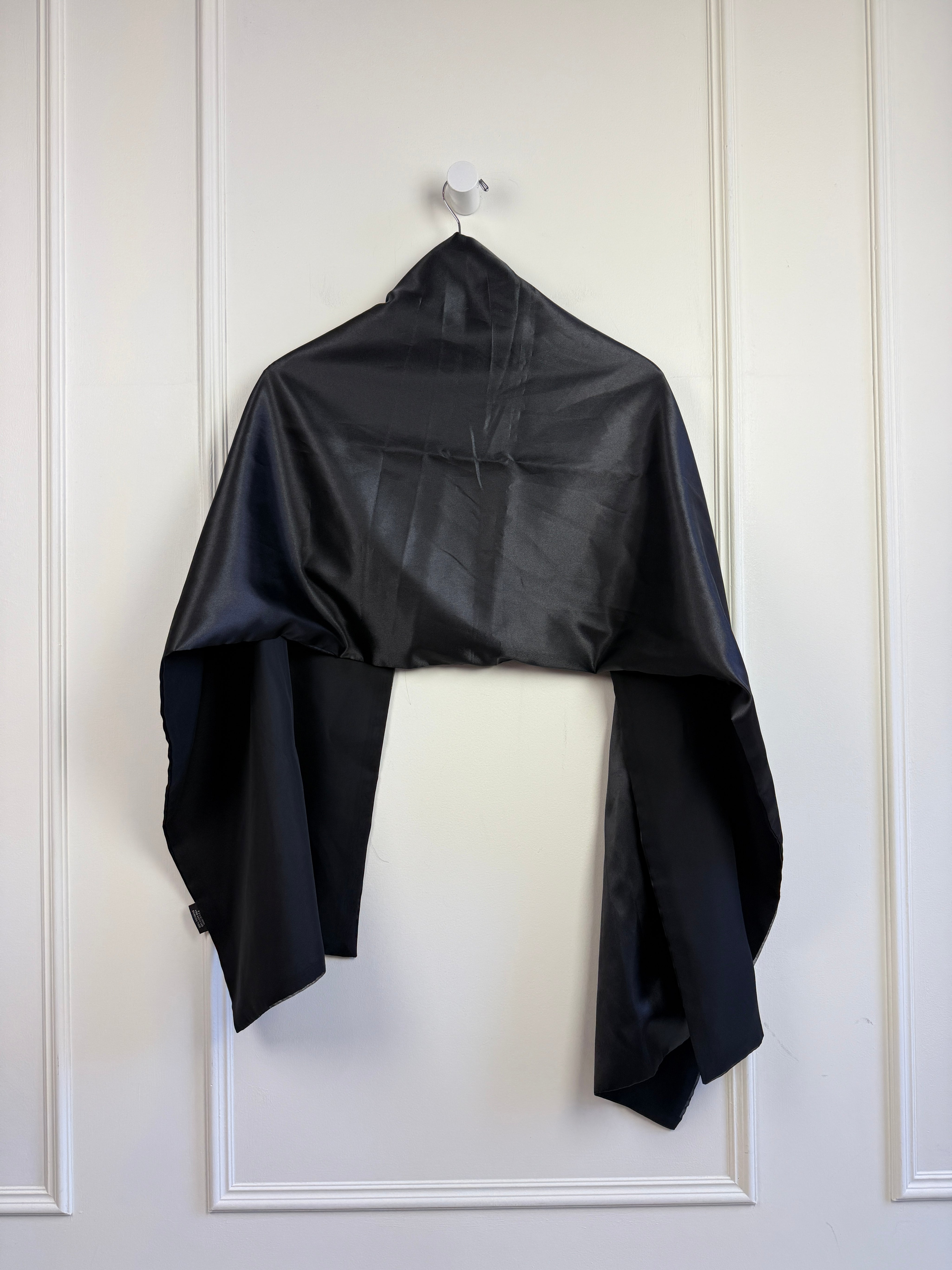 Cejon Black Shawl (OS)