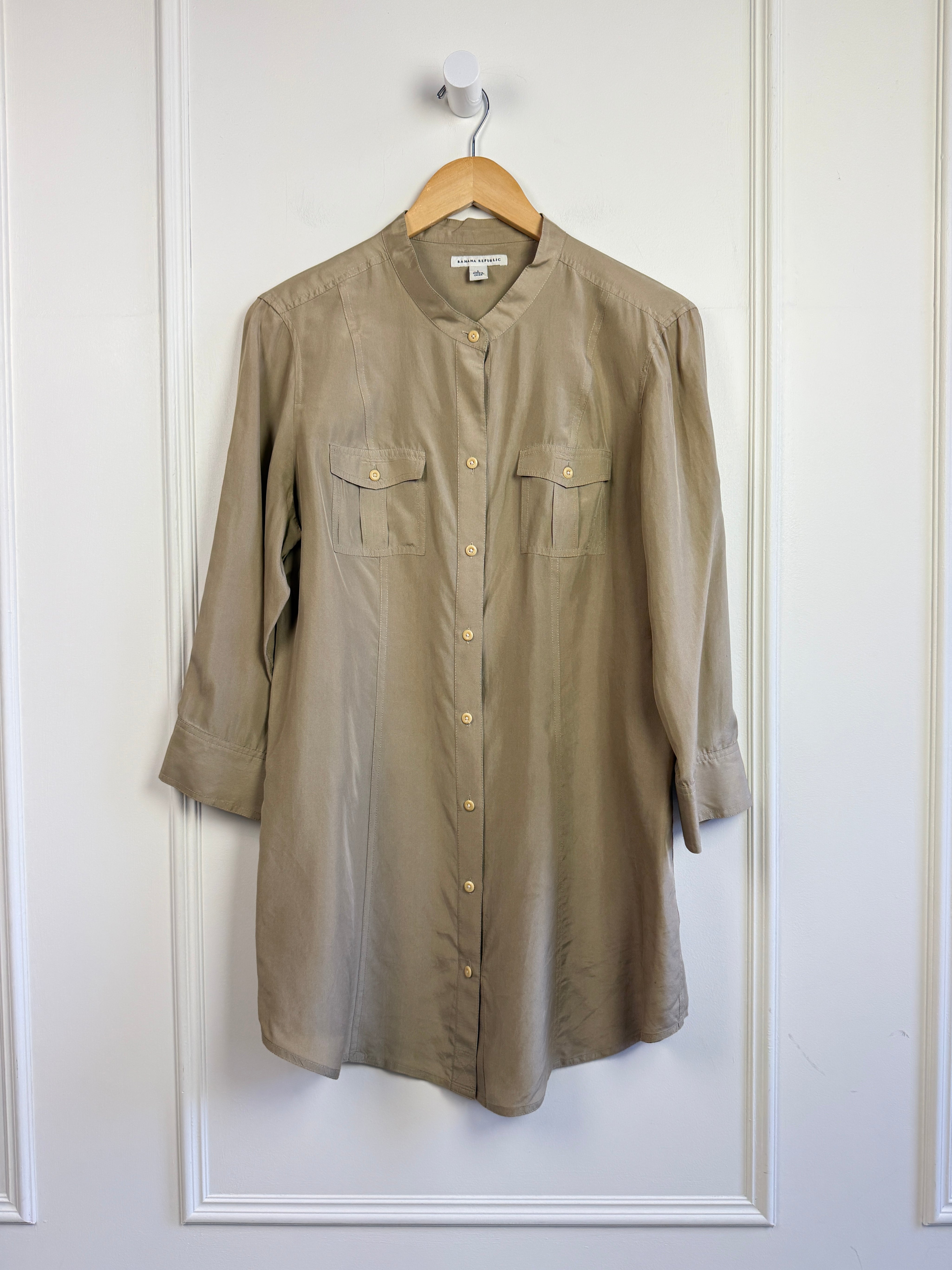 Banana Republic Silk Button Up (L)
