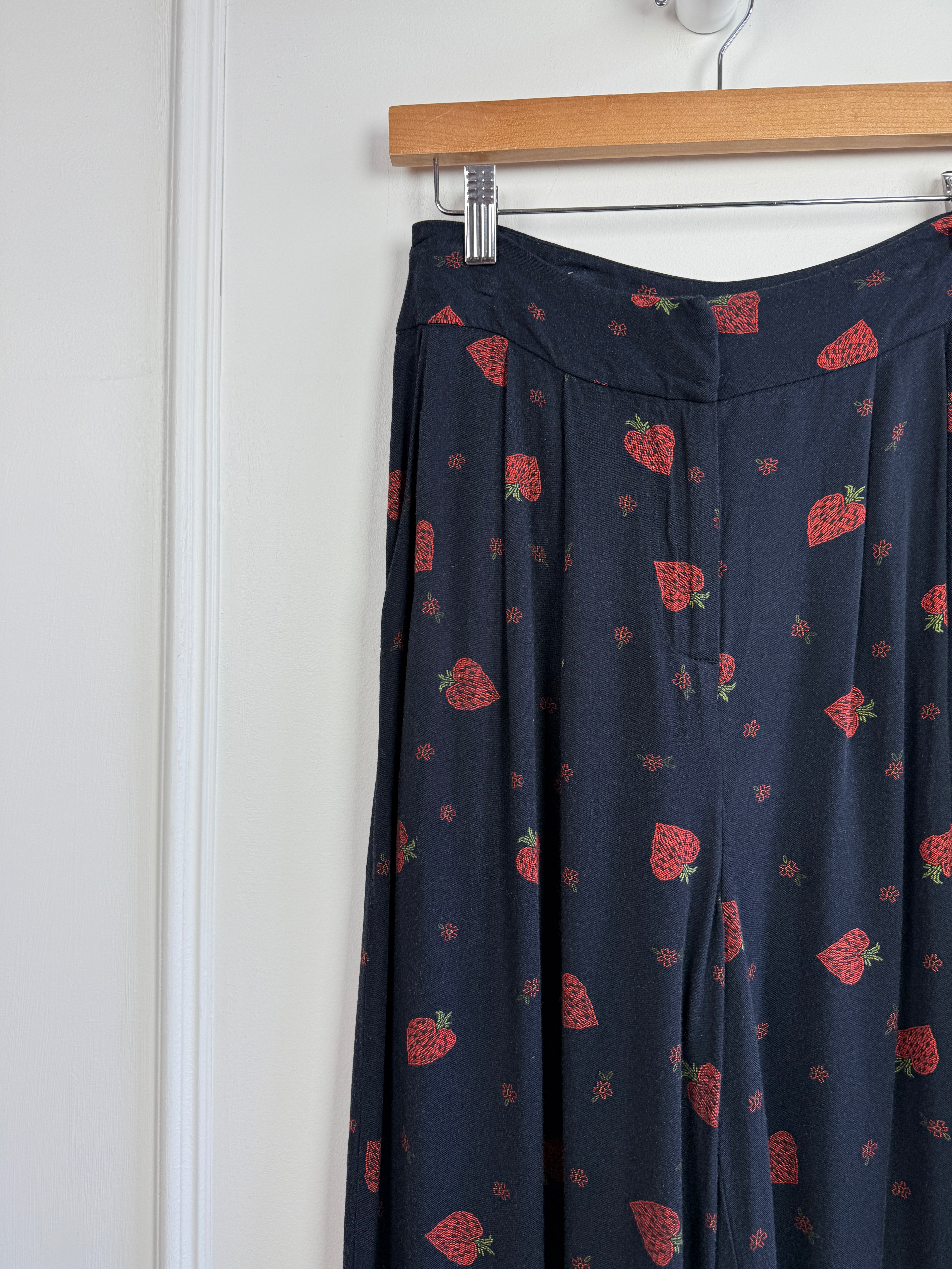 Farm Rio Strawberry Trousers (S)