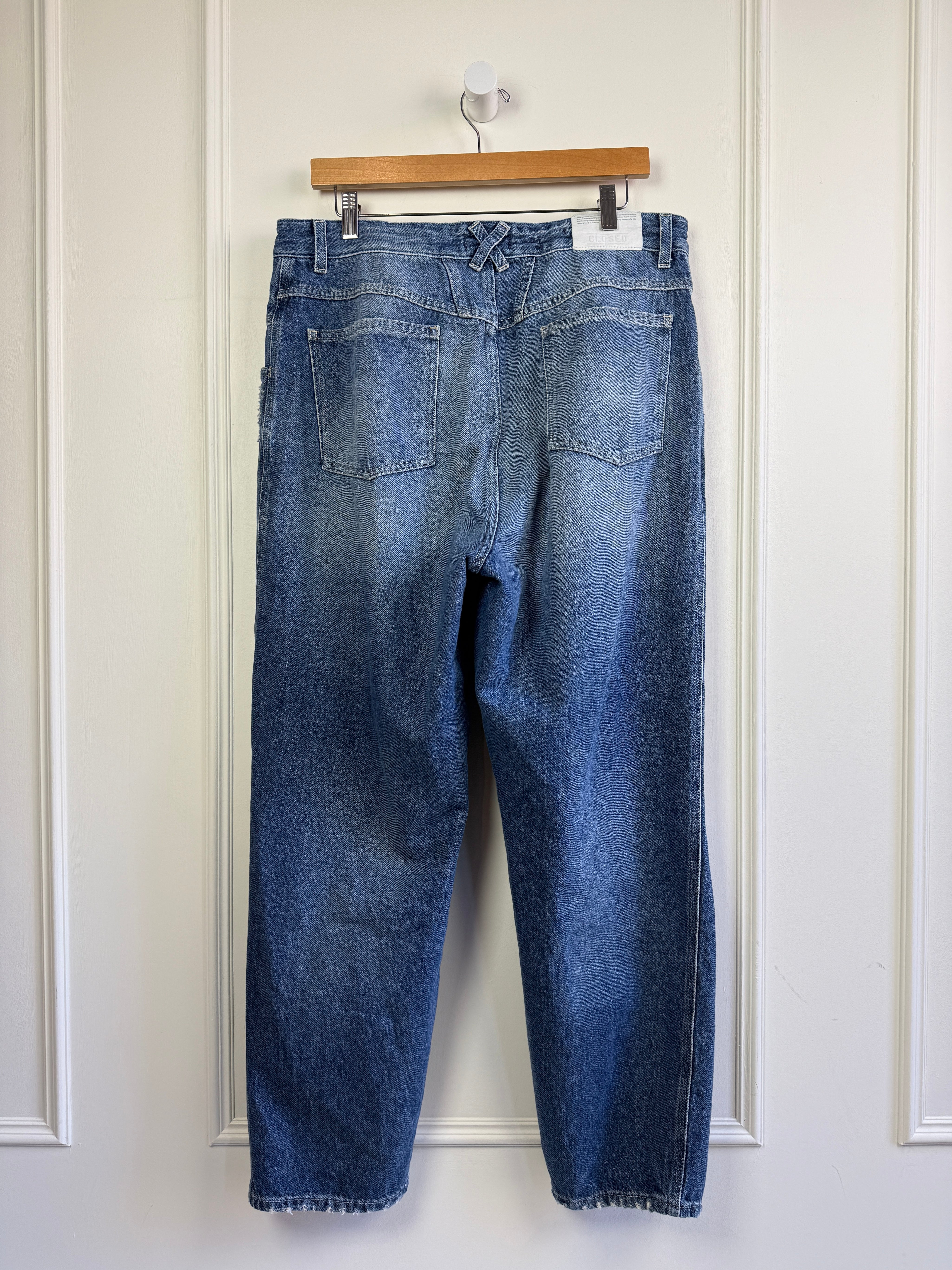 Closed Distressed Denim (16/33)