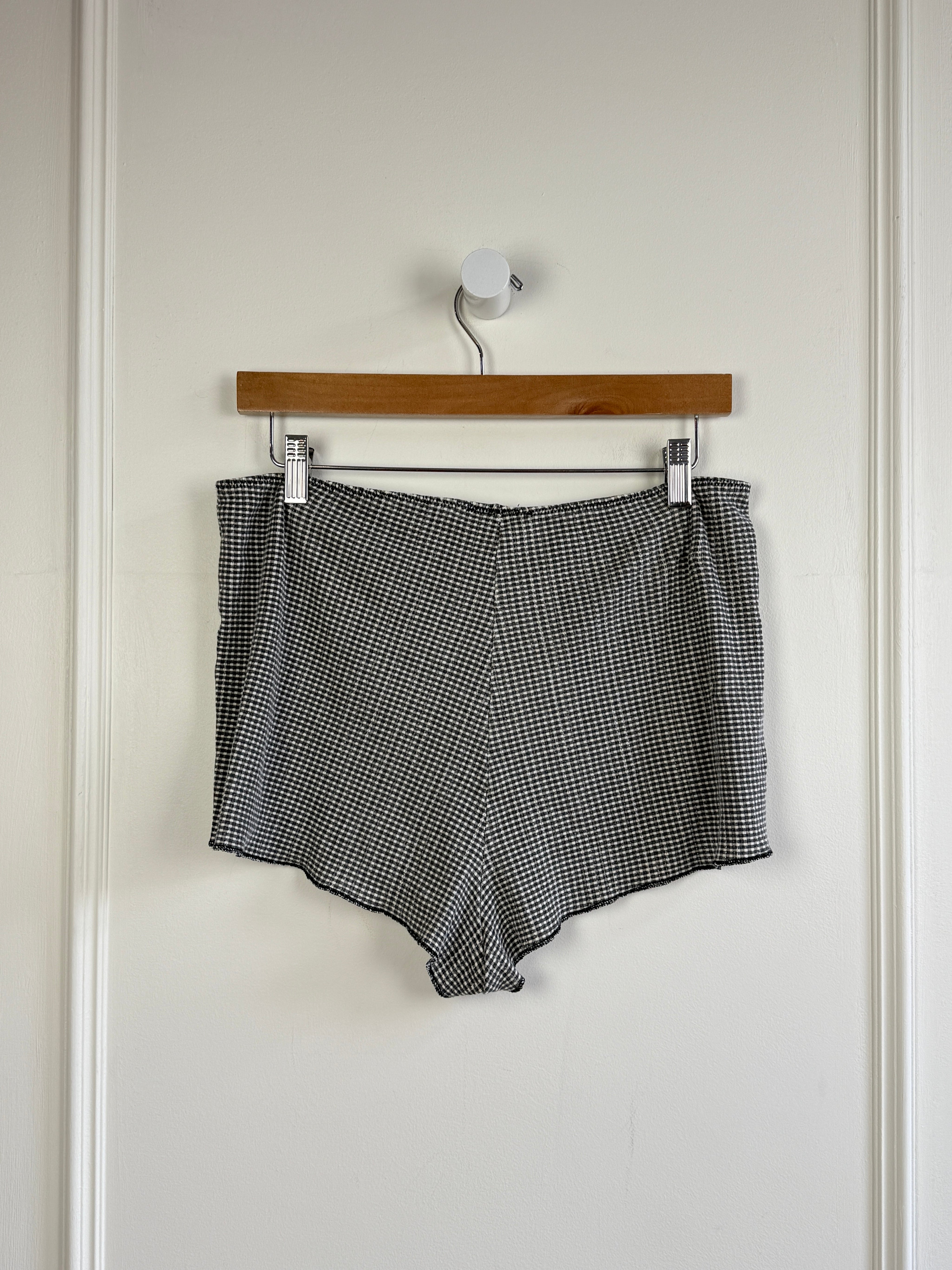 Doen Mini Shorts (L)