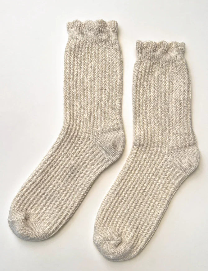 LINENSCALLOPSOCKS_1.webp
