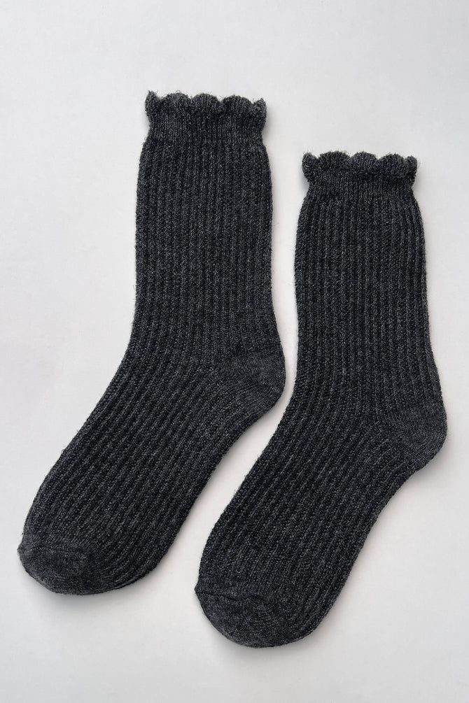 Le Bon Shoppe - Linen Scallop Socks | Charcoal
