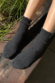 Le Bon Shoppe - Linen Scallop Socks | Charcoal