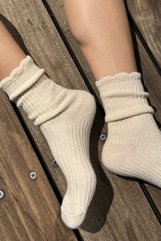 Le Bon Shoppe - Linen Scallop Socks | Naturel