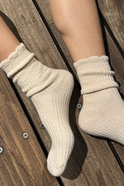 Le Bon Shoppe - Linen Scallop Socks | Naturel