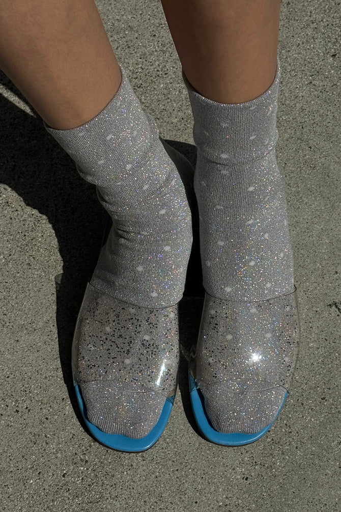 Le Bon Shoppe - Lurex Patterned Sneaker Socks | Polka Dot Silver/White