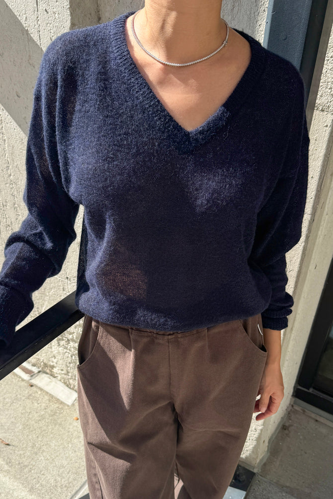 Le Bon Shoppe - Matthew V-Neck Mohair Sweater | Navy