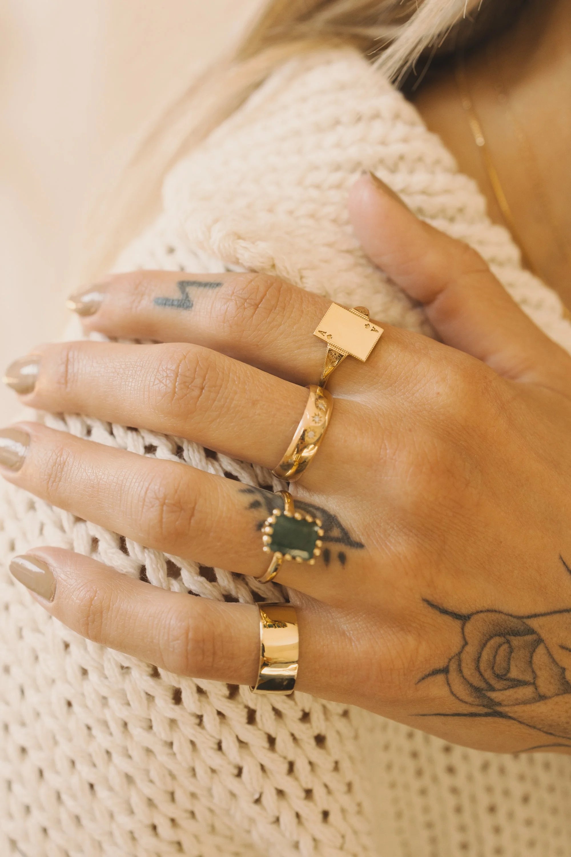 Merewif - Ramona Ring | Gold & Raw Emerald