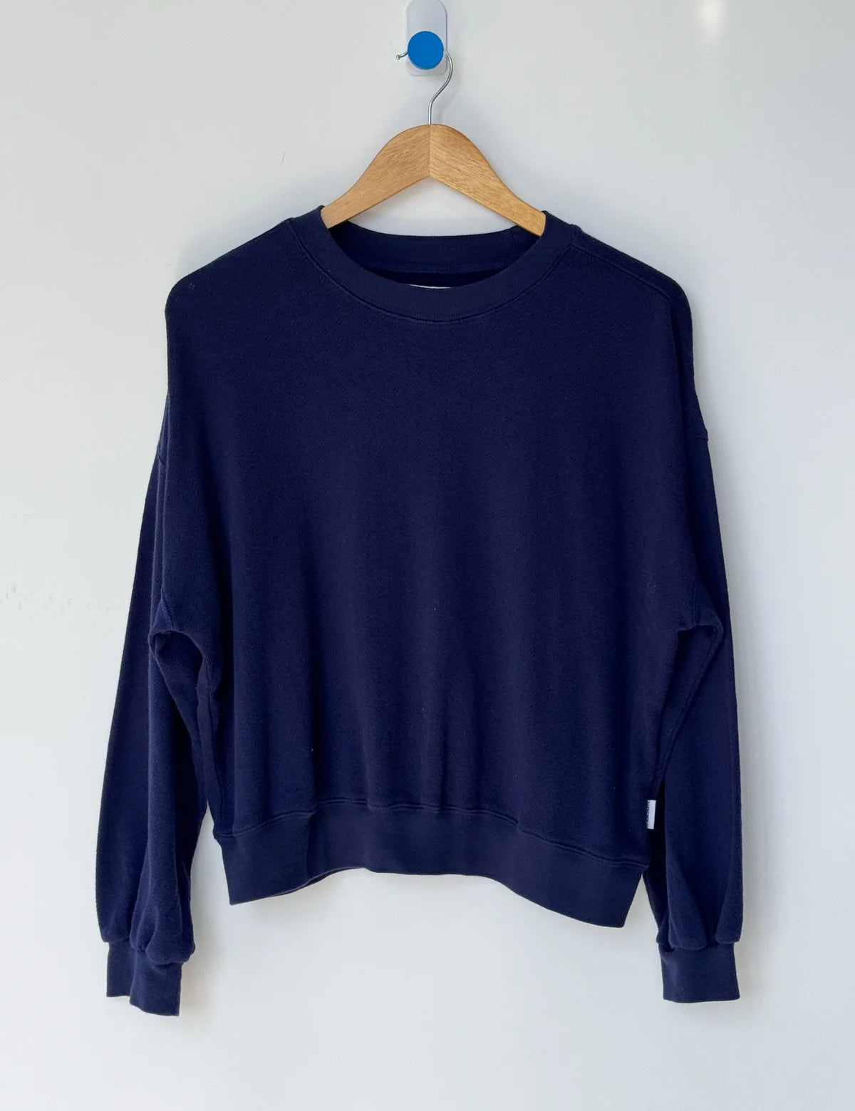 POINTELLECORESWEATSHIRT-NAVY2_cf13cc1b-993d-468f-be7c-15b1ed0f487d.webp