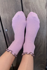 Le Bon Shoppe - The Petite Ruffled Hugger Crew Socks | Lilac/Brown