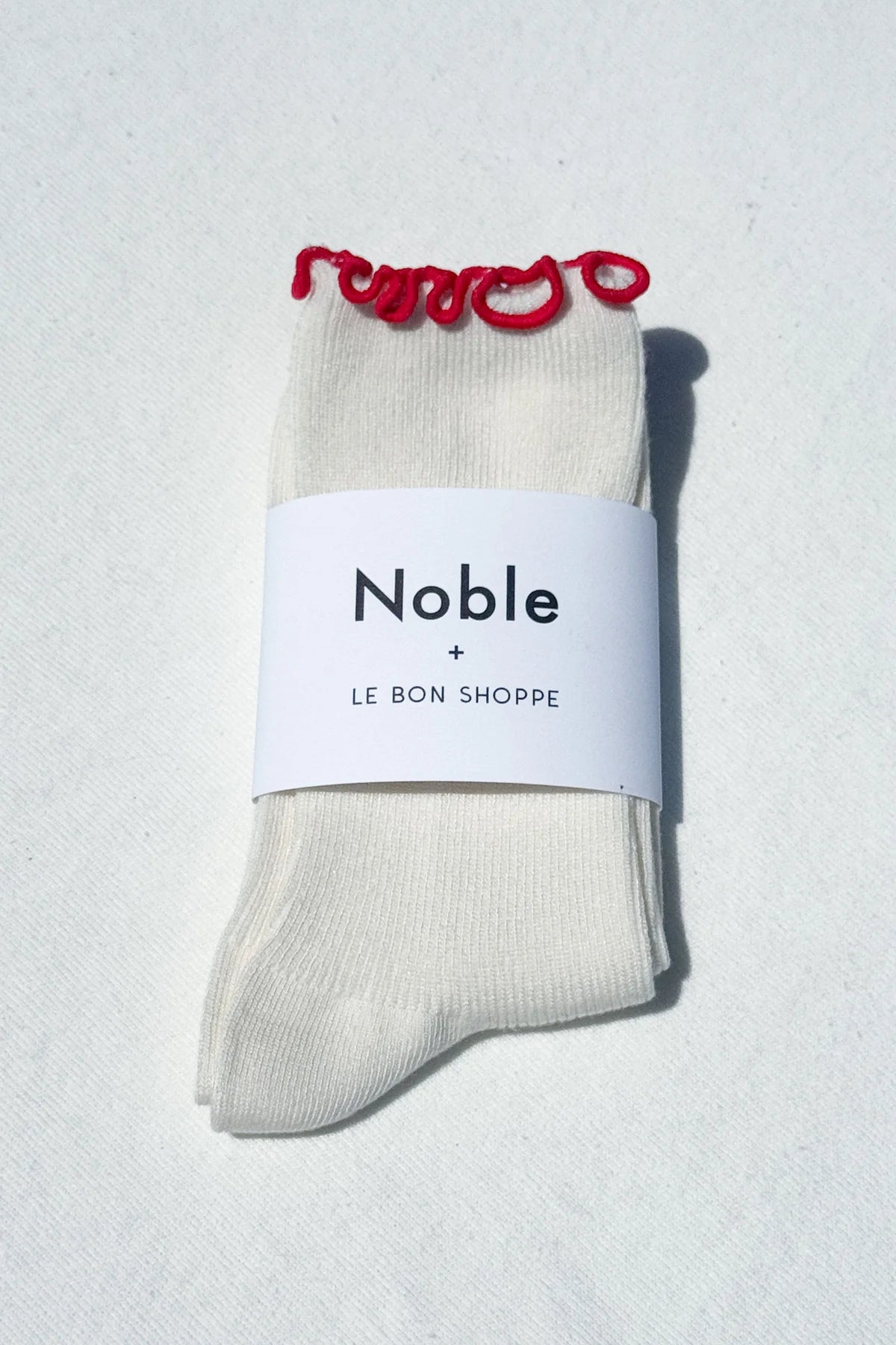Le Bon Shoppe - Ruffled Modla Socks | Cream / Red Edge