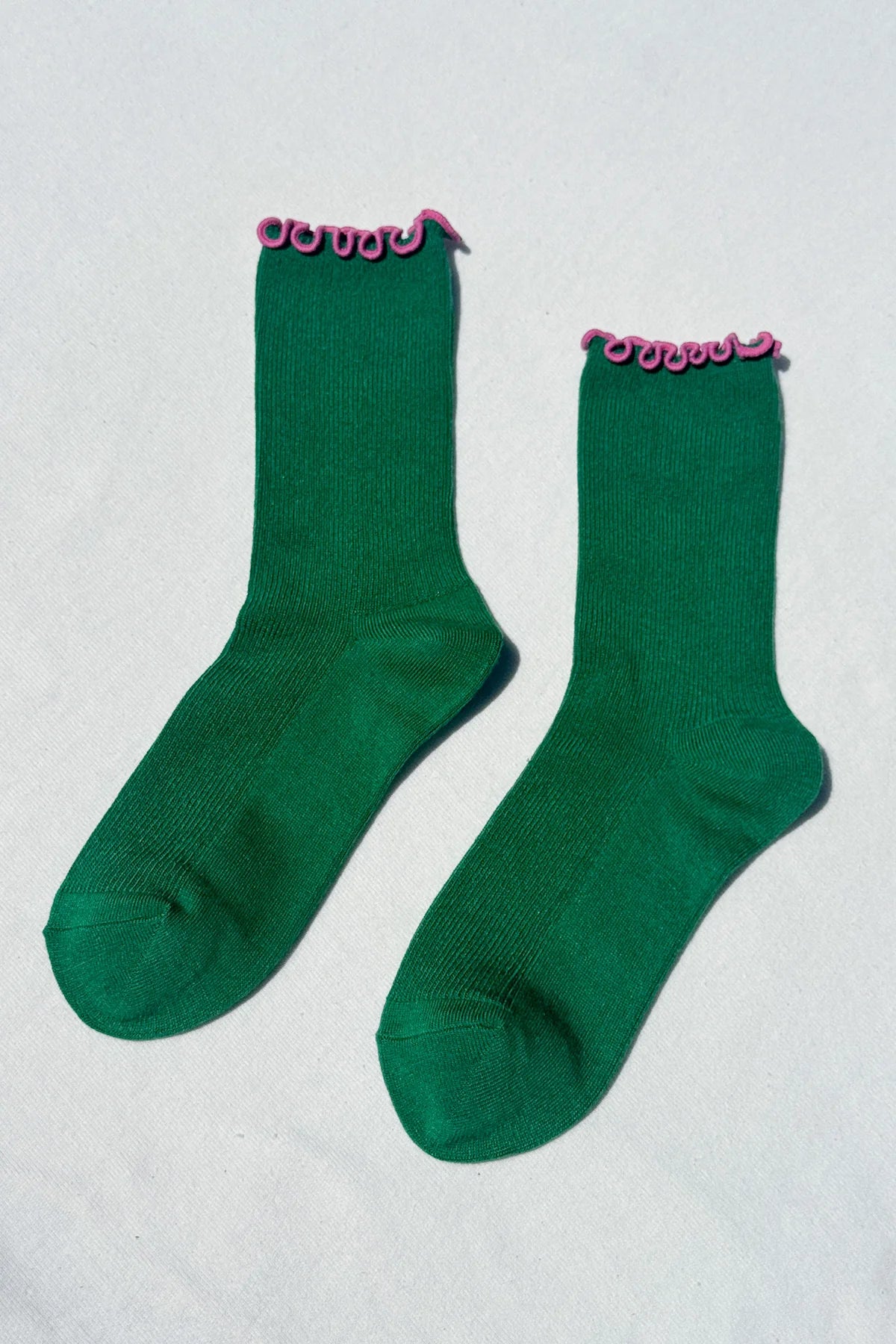 Le Bon Shoppe - Ruffled Modla Socks | Spinach / Pink Edge