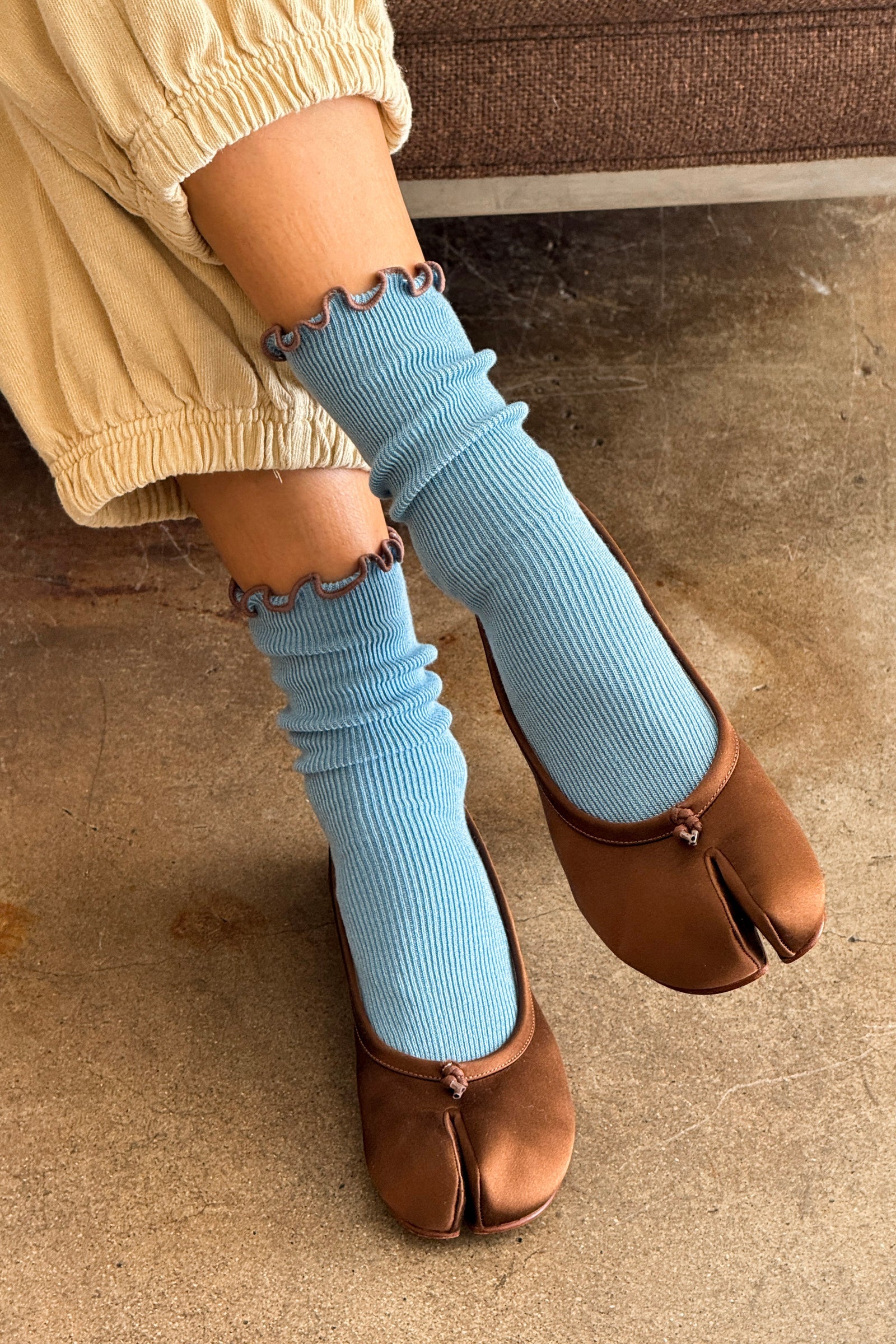 Le Bon Shoppe - Ruffled Modla Socks | Powder Blue / Brown Edge
