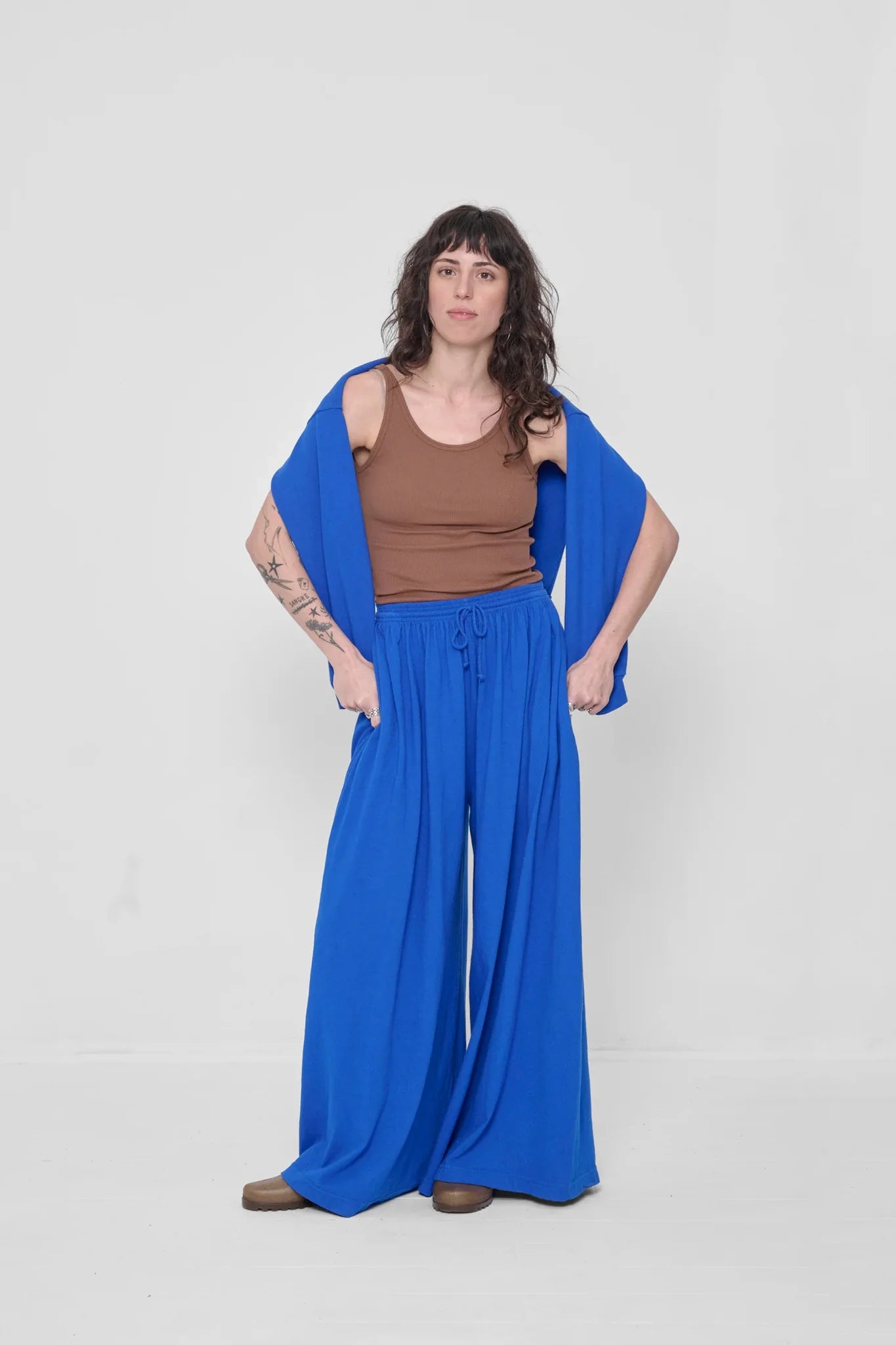 TubularPants_Lapis_Camila_7_2048x2048_5276f362-eb88-4f8e-a4d3-9f46e0c5a4c0.webp