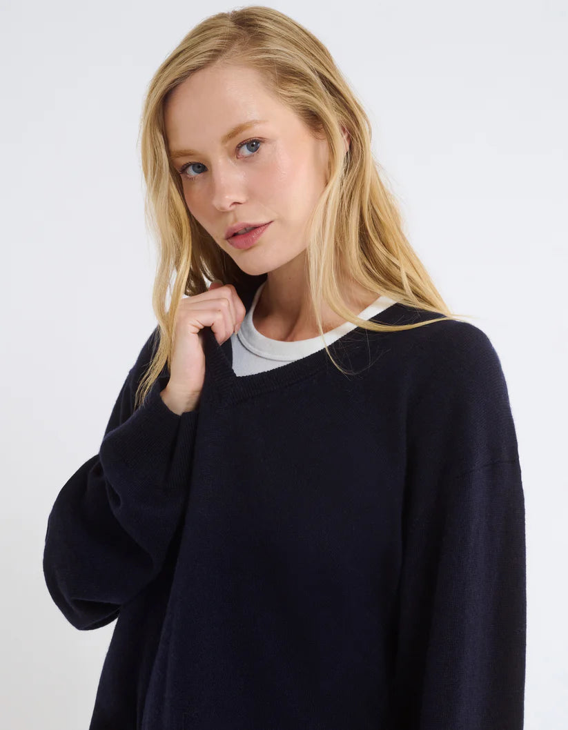 Rumored - Vail V-Neck Sweater | Navy
