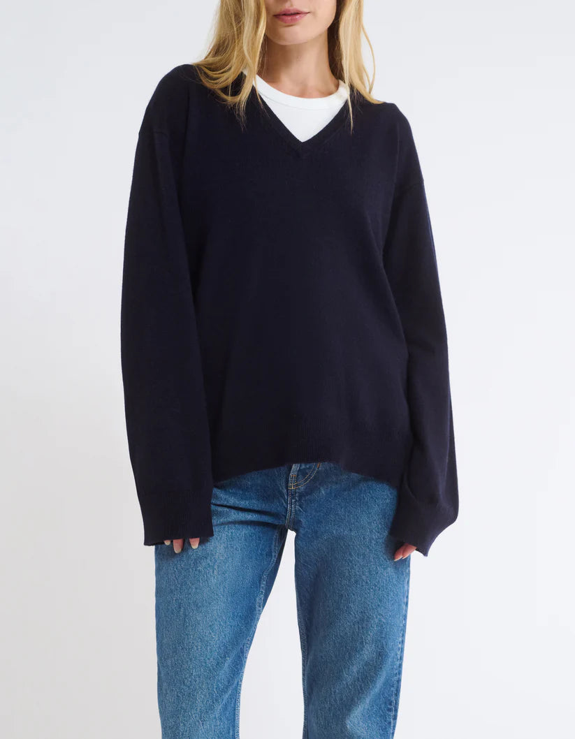 Rumored - Vail V-Neck Sweater | Navy
