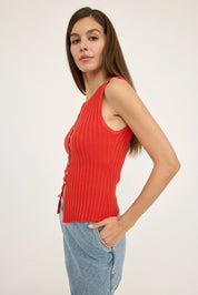 RAISONNEL - Slim Fit Knit Sleeveless Button Top | Red