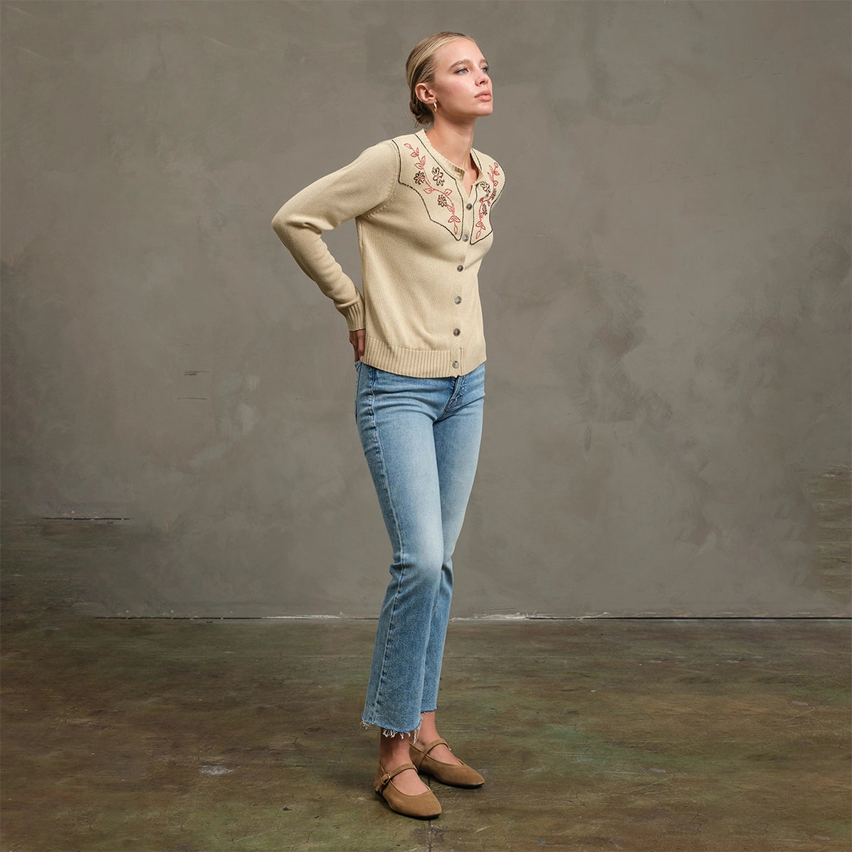 RAISONNEL - Embroidered Bead Detail Knit Cardigan | Beige