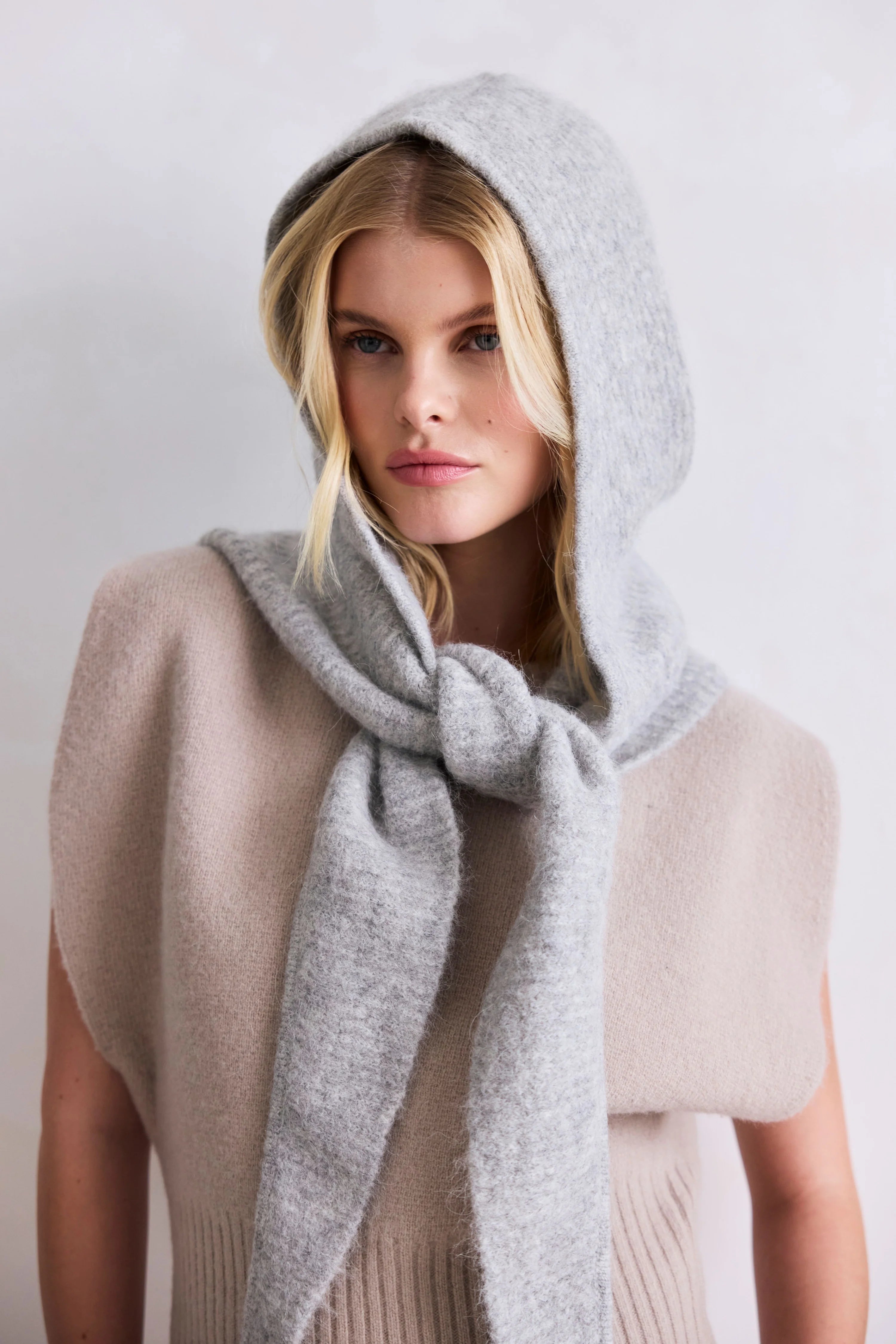 Arctic Fox & Co. - The Alpaca Hooded Scarf | Blizzard Grey