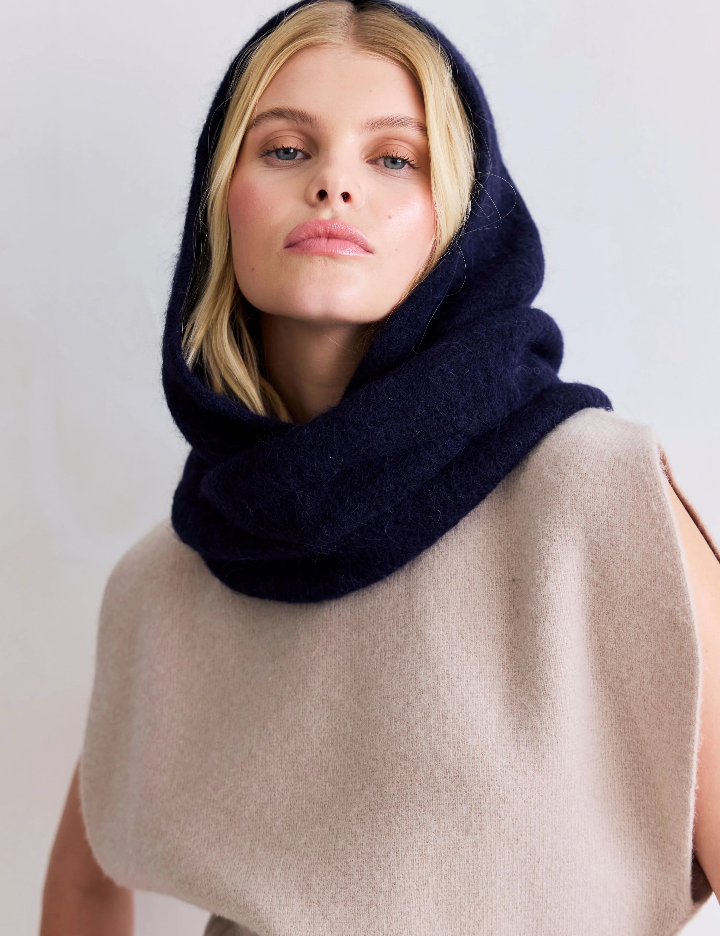 arctic-fox-alpaca-wool-hooded-scarf-navy-autumn-winter-25-m4.webp