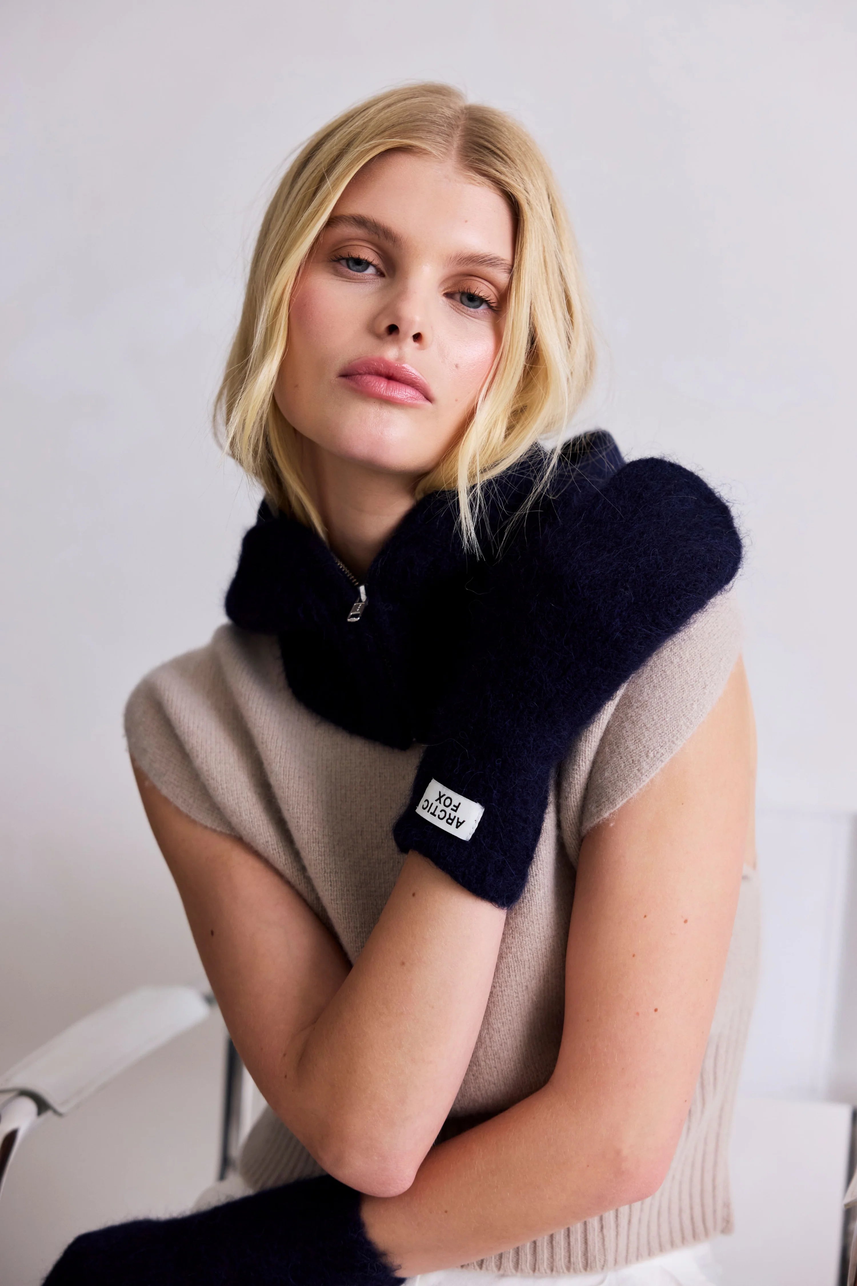 Arctic Fox & Co. - The Alpaca Mittens | Deep Sea Navy