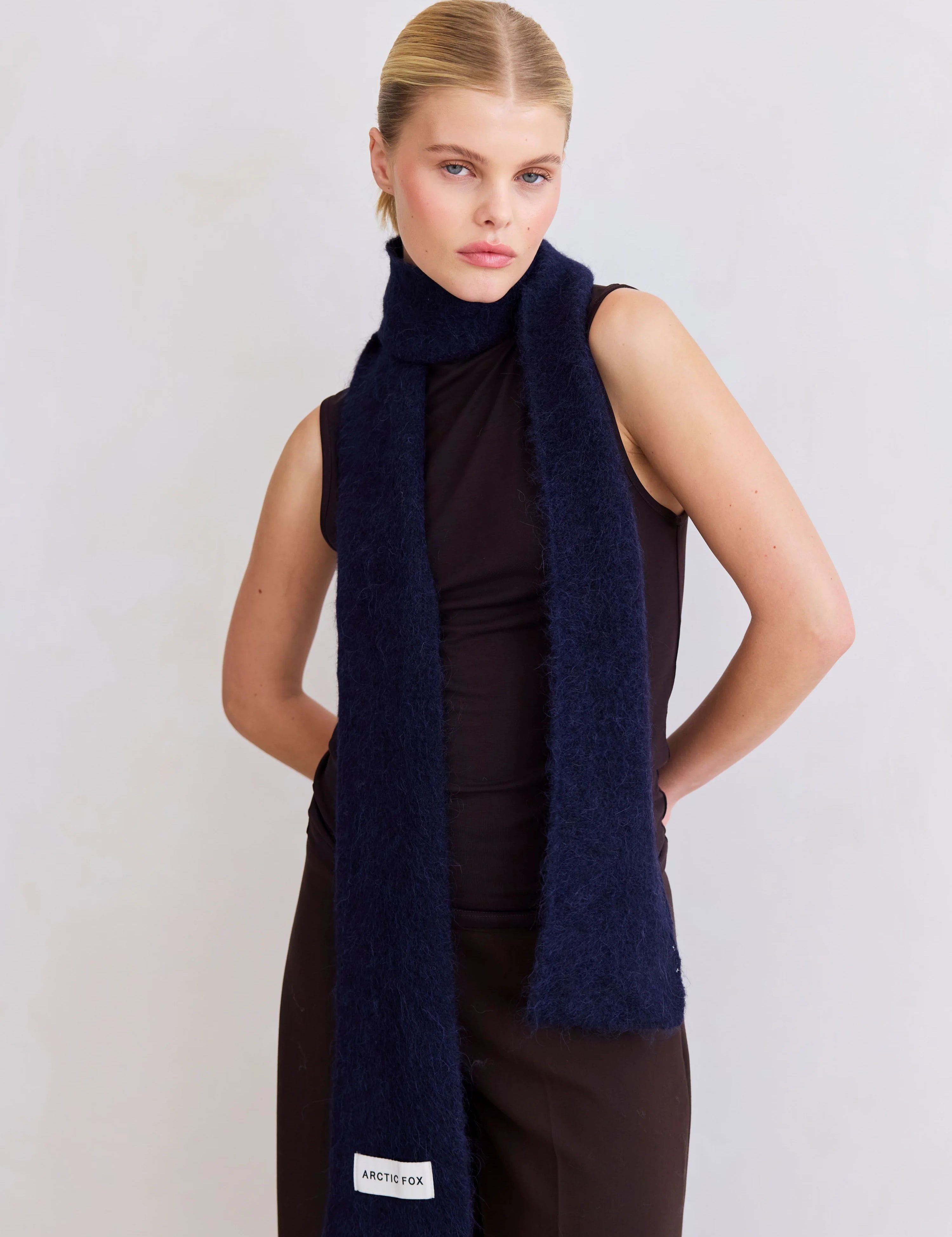 arctic-fox-alpaca-wool-skinny-scarf-navy-autumn-winter-25-m2.webp