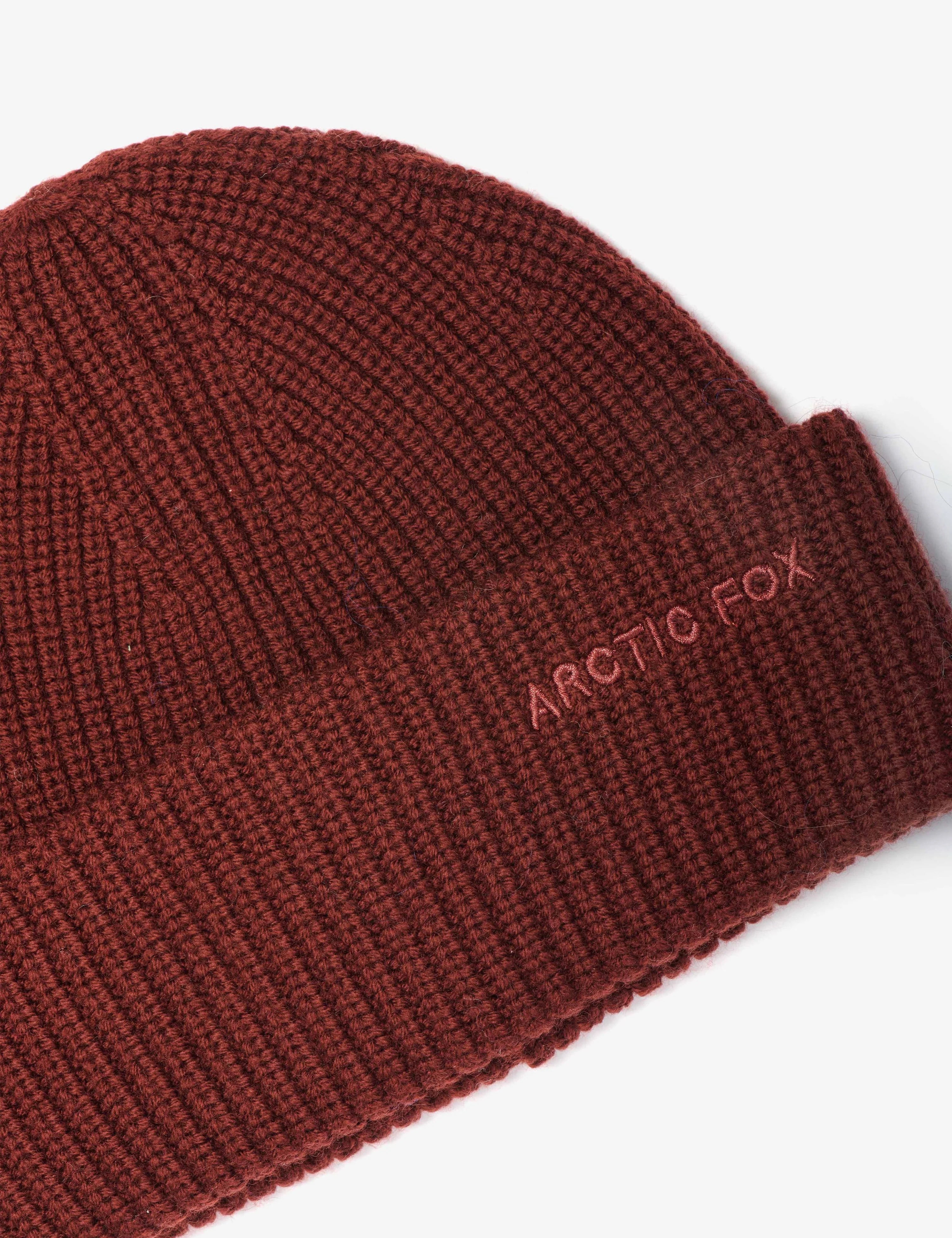 arctic-fox-merino-wool-embroidered-beanie-brown-autumn-winter-25-detail.webp