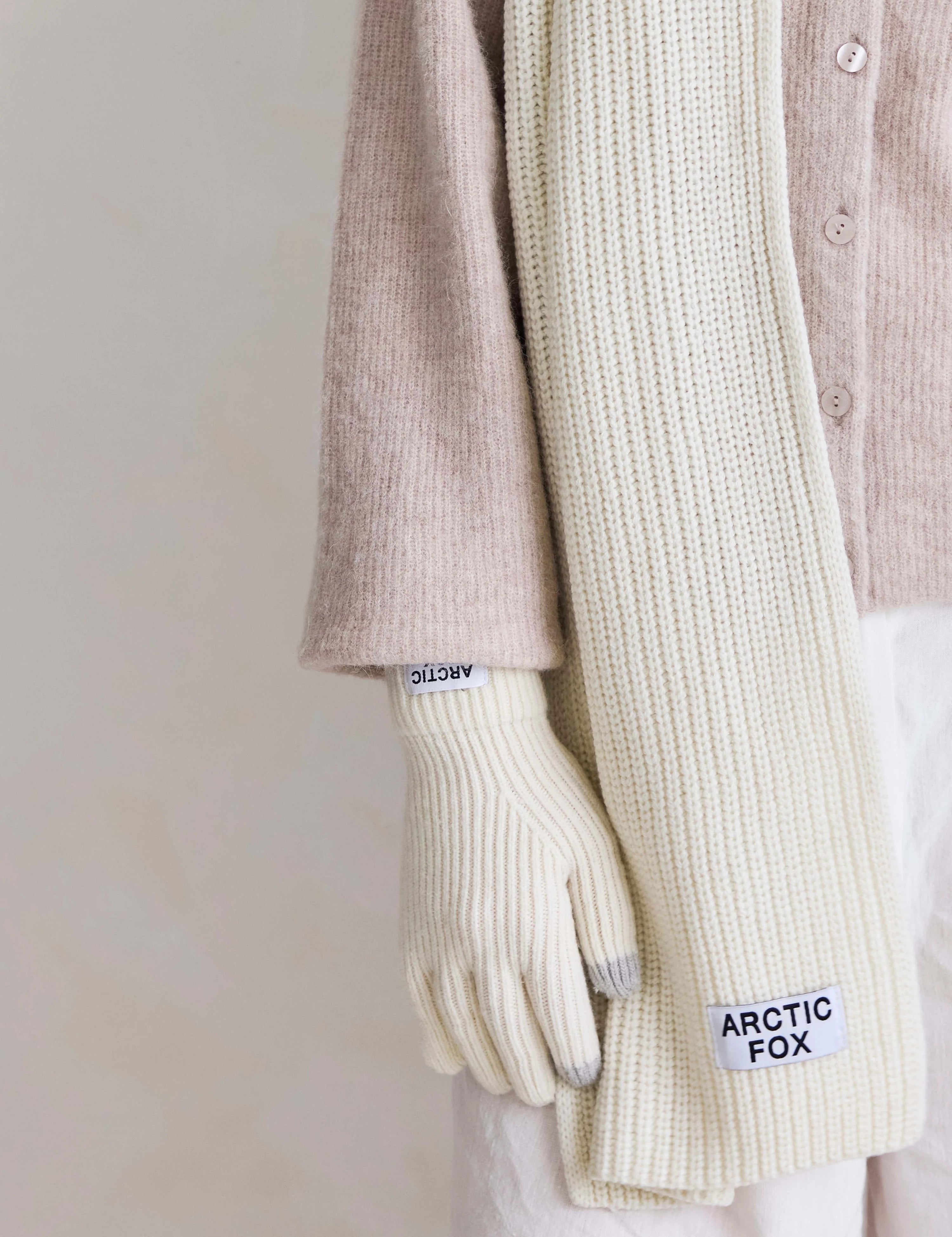 arctic-fox-recycled-bottle-gloves-white-autumn-winter-25-m3.webp