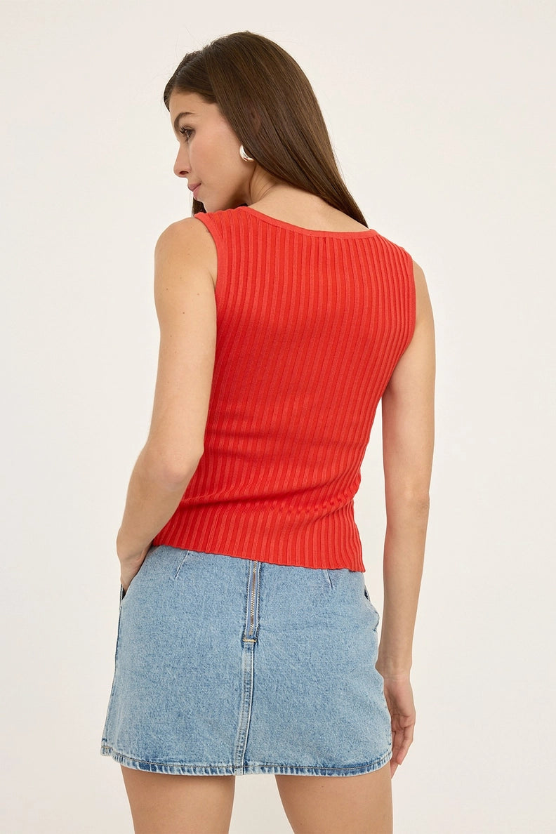 RAISONNEL - Slim Fit Knit Sleeveless Button Top | Red