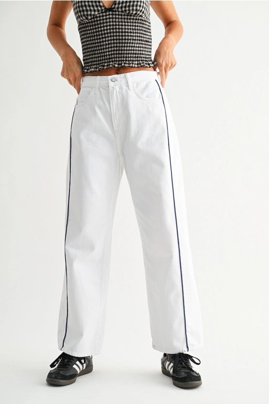 Just Black Denim - Barrel Jean Twist | White