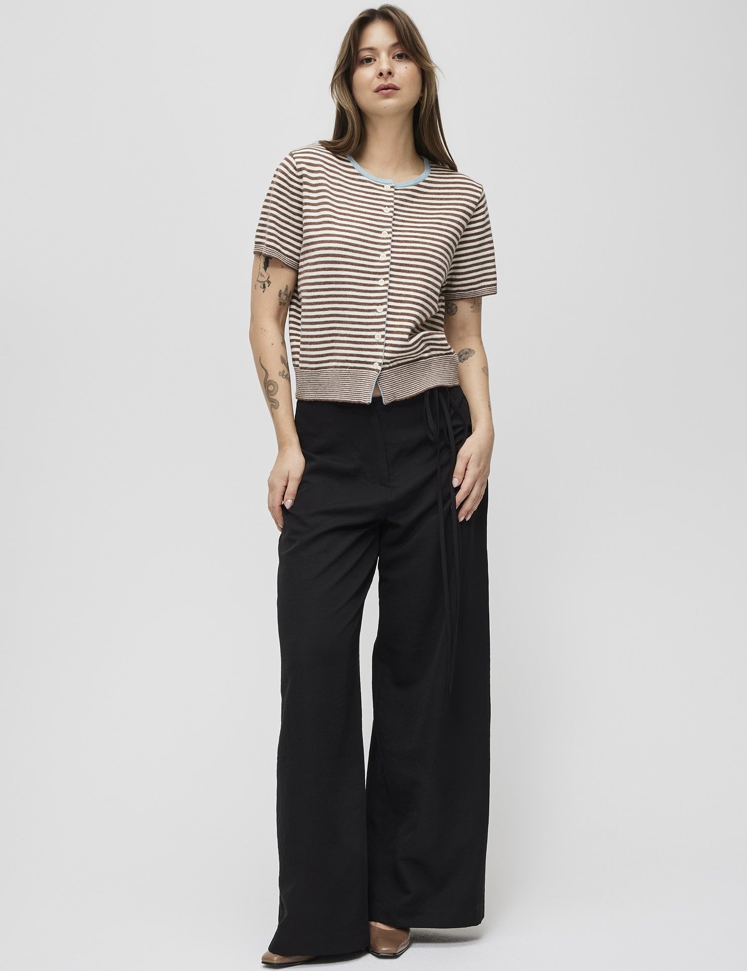 oar0980_brown_ivory_blue_1a_m_1500.jpg