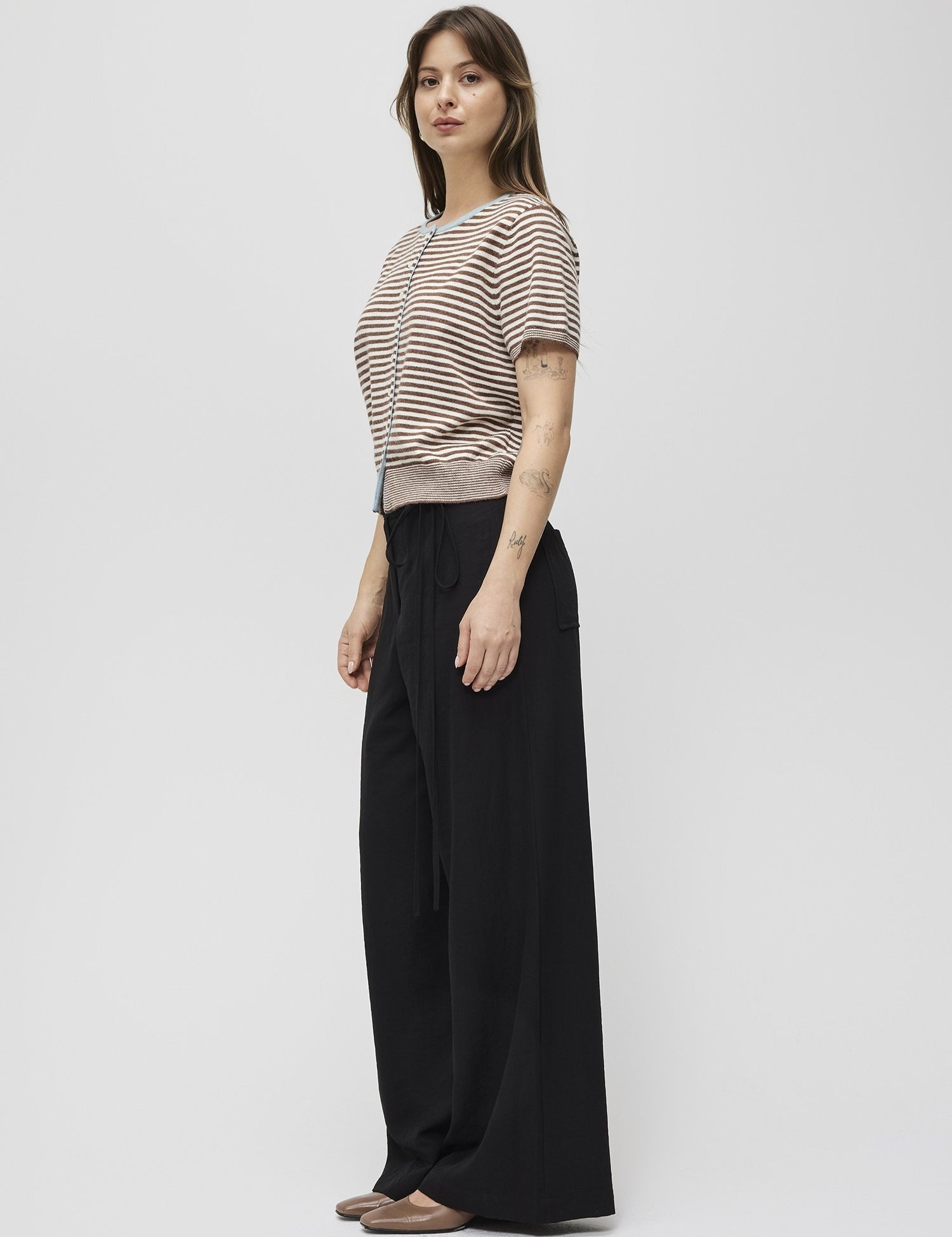 oar0980_brown_ivory_blue_2a_m_1500.jpg