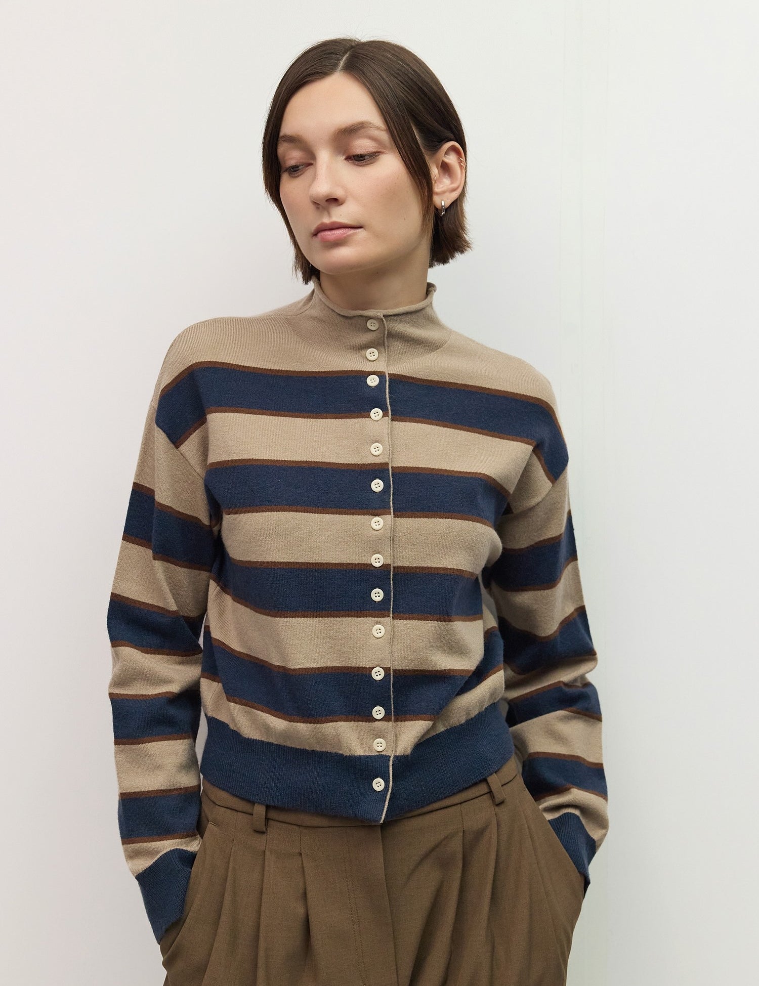 oar1421_taupe-navy-brown_5a_m.jpg