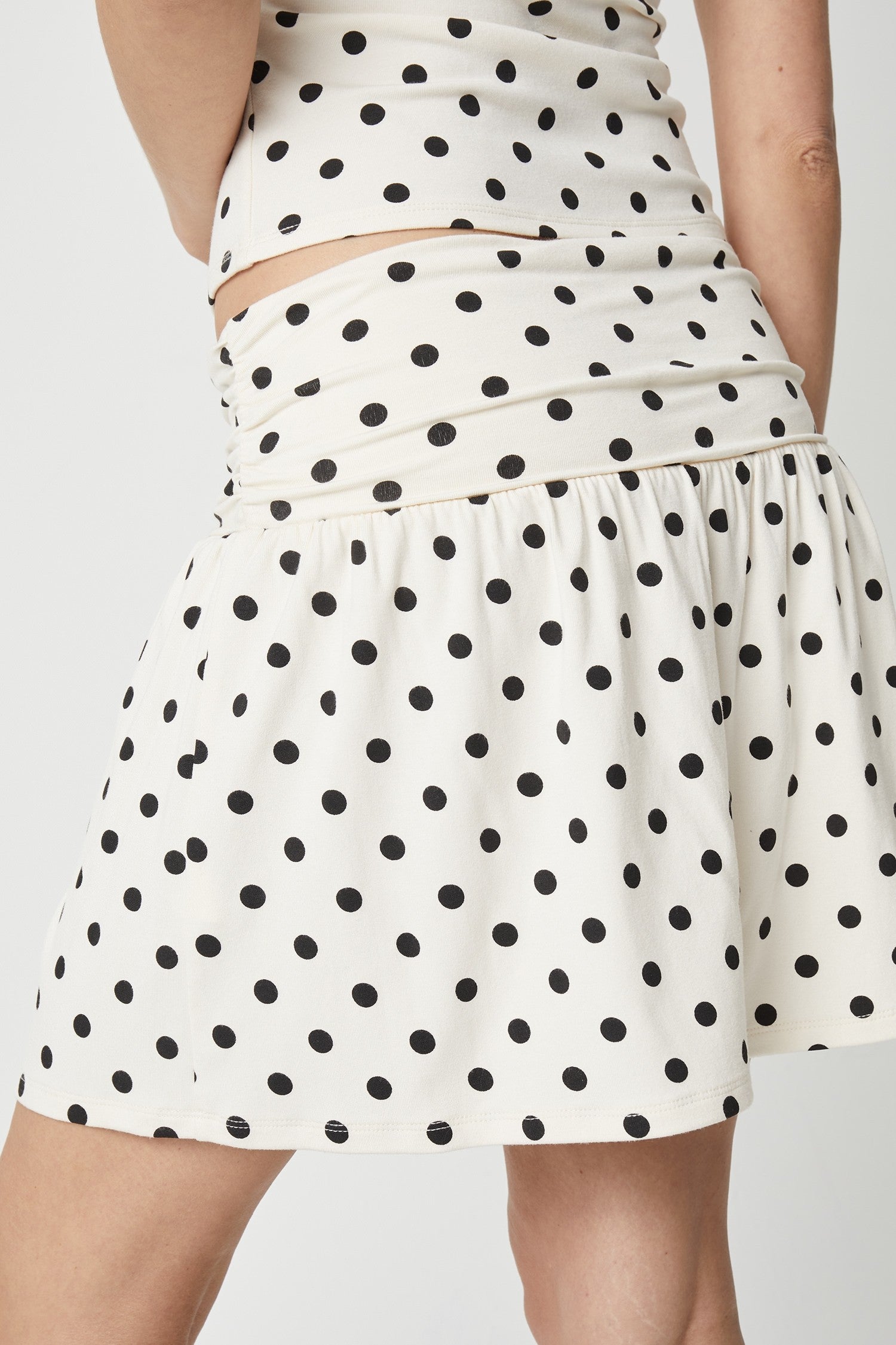 Mod Ref - The Macy Skirt | Cream/Black