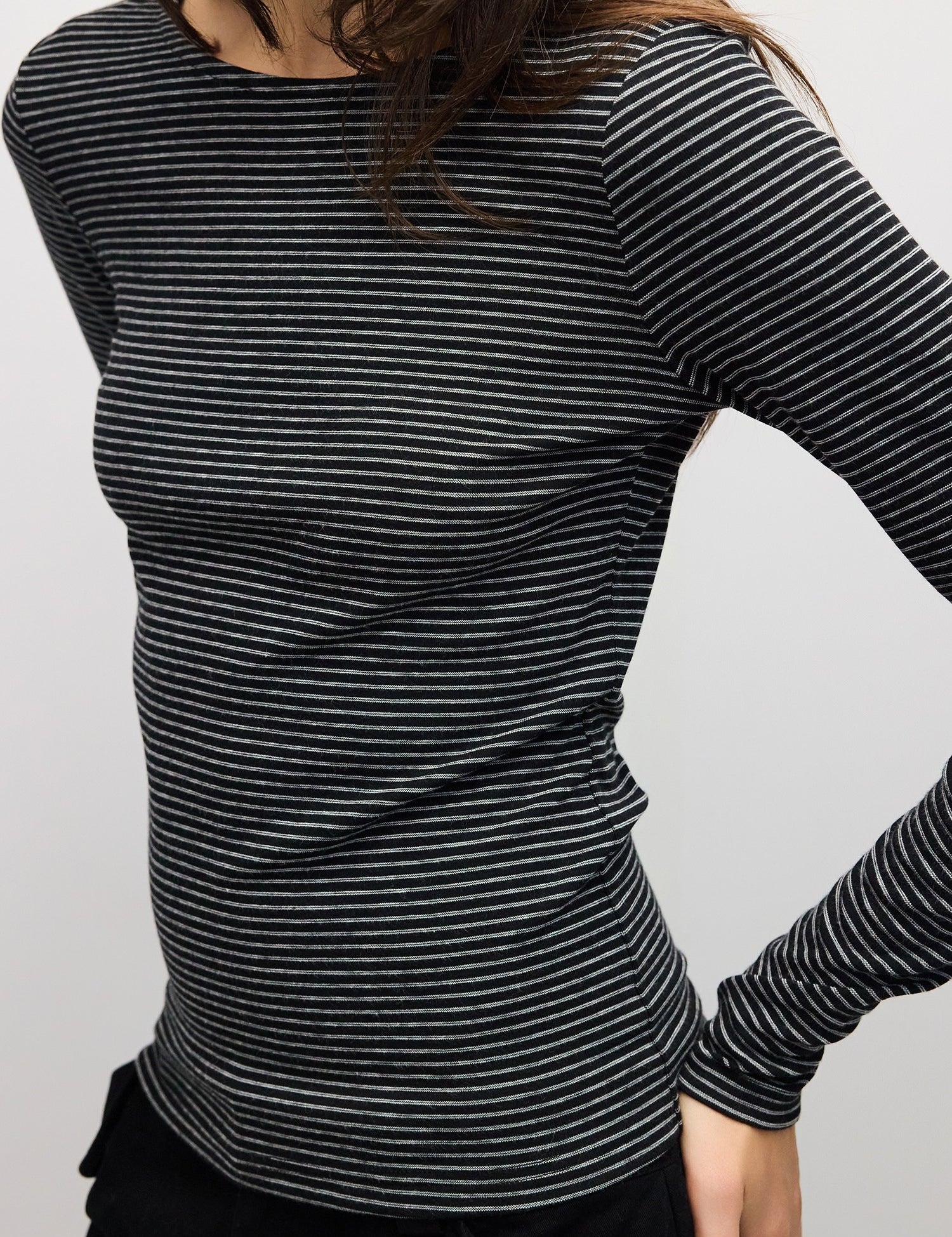tmr1047_black_5b_m.jpg