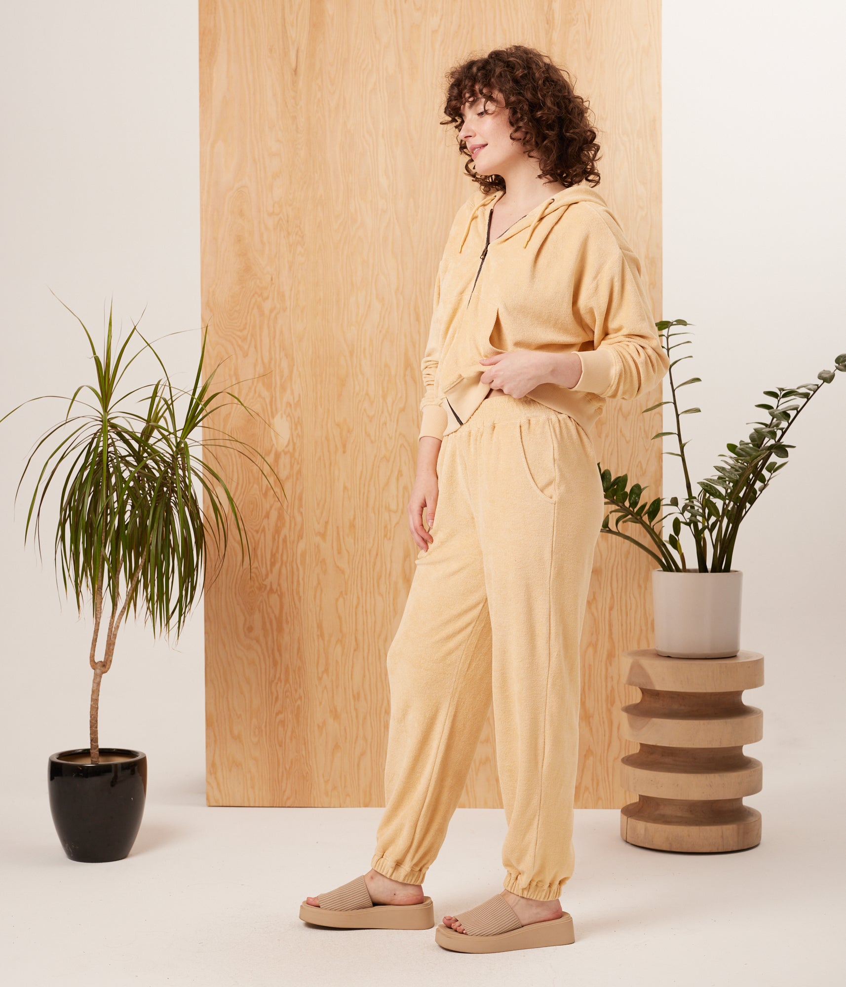 Known Supply - Tansy Jogger | Light Peach