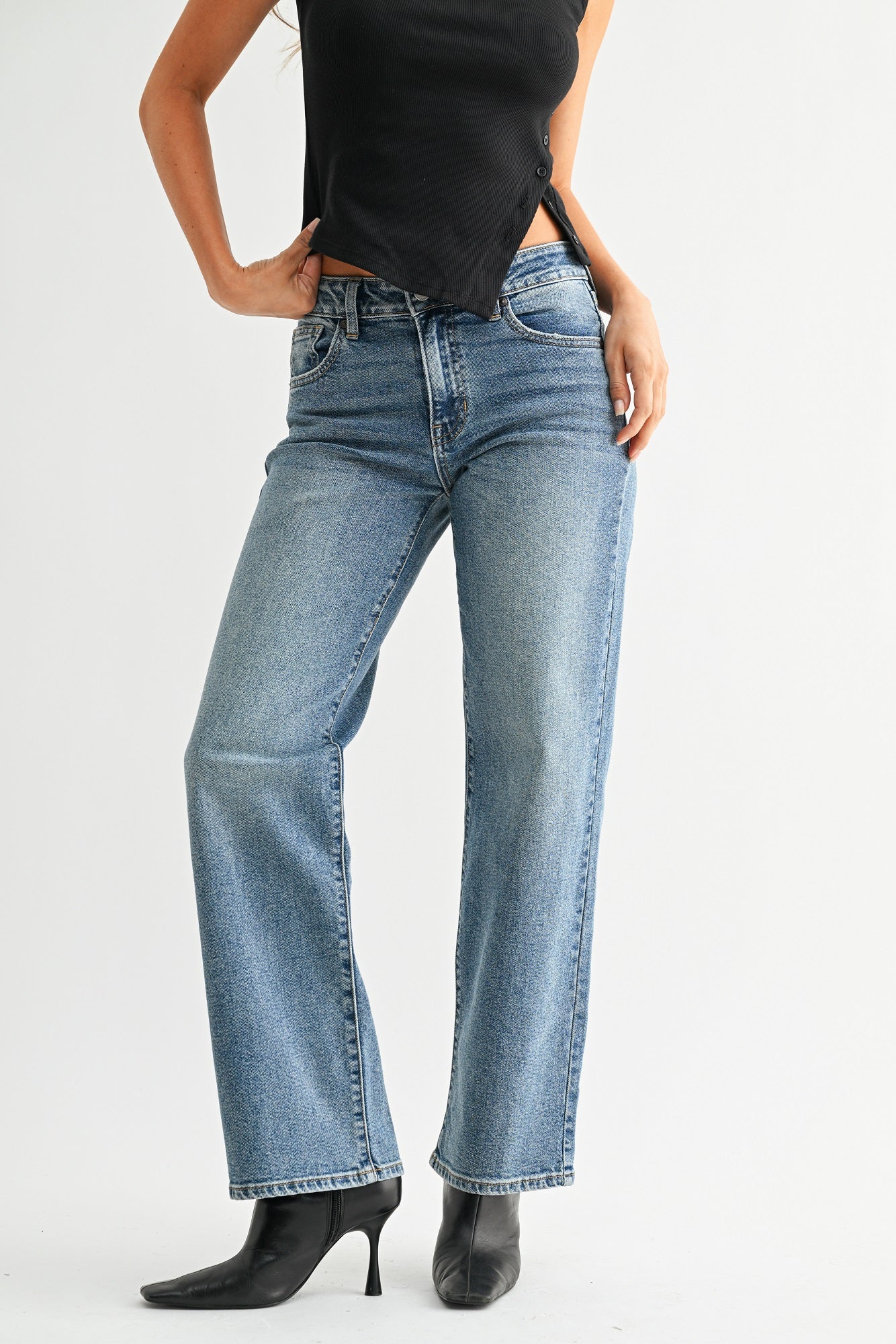 Just Black Denim - Amy Relaxed Stretch Straight | Medium Denim